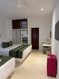 Habitación doble, muy cómoda y amplia.