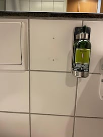 Löcher wurden zugespachtelt oder wurden es erst gar nicht