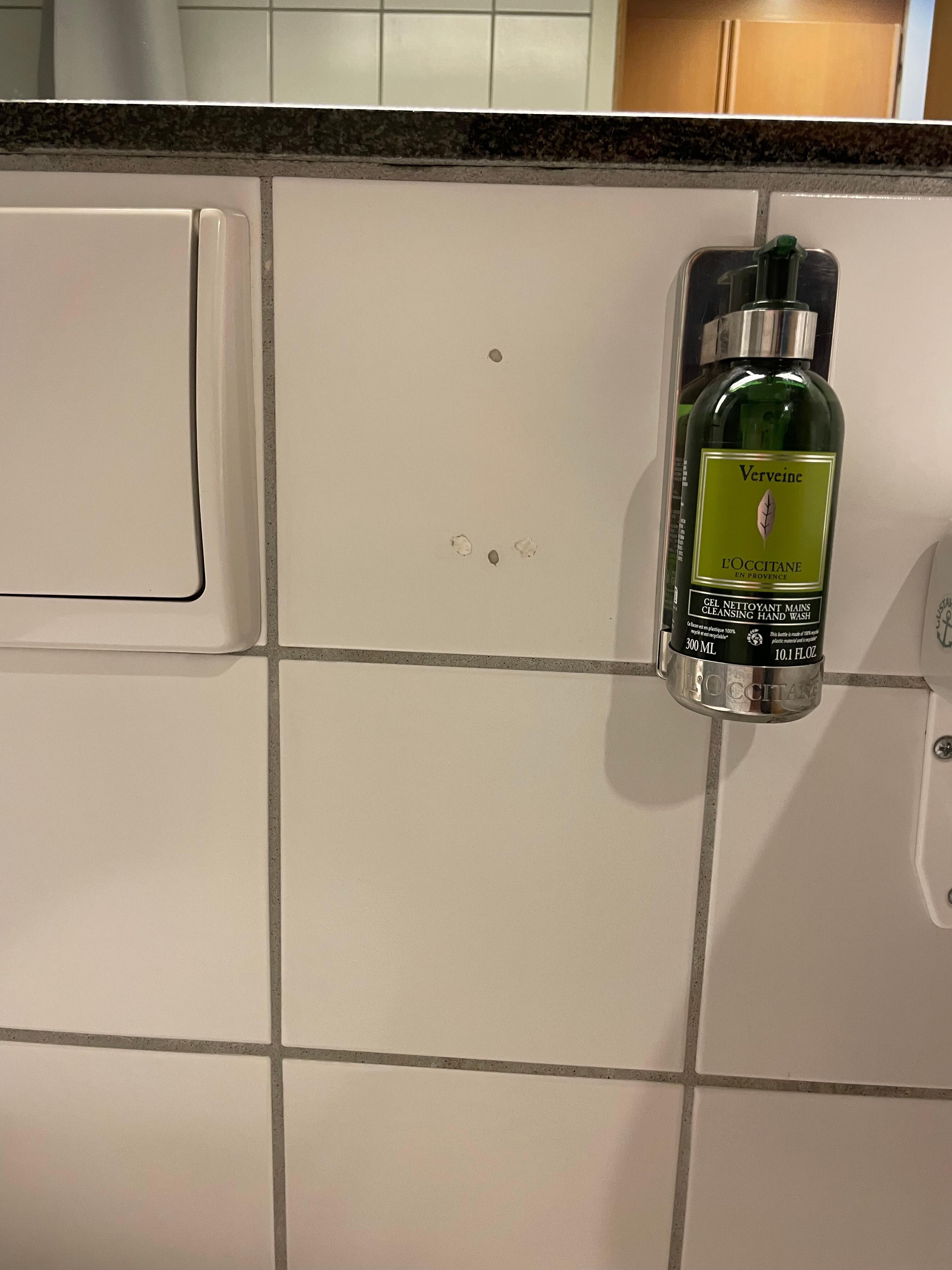 Löcher wurden zugespachtelt oder wurden es erst gar nicht