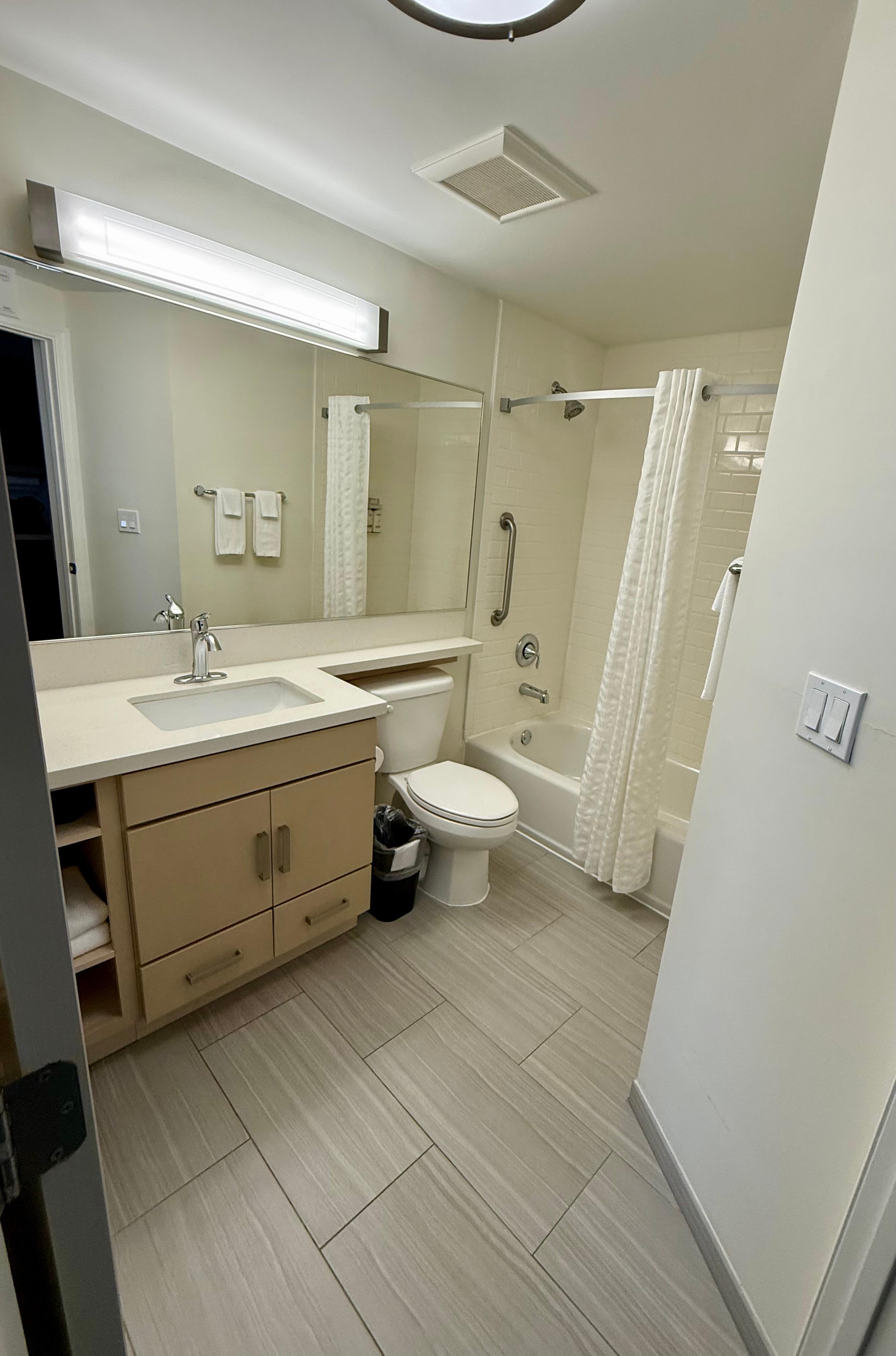 Spacious and very clean bathroom 