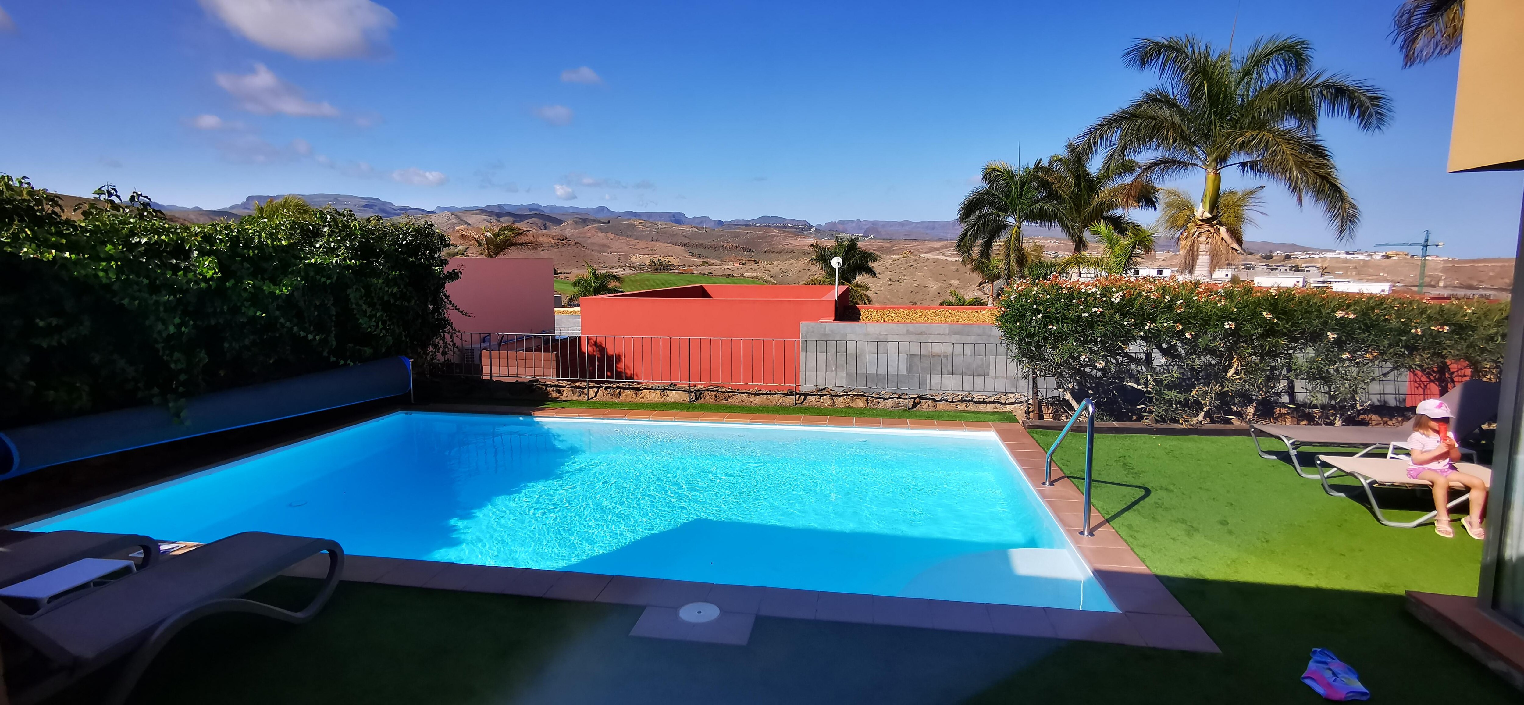 Pool. 