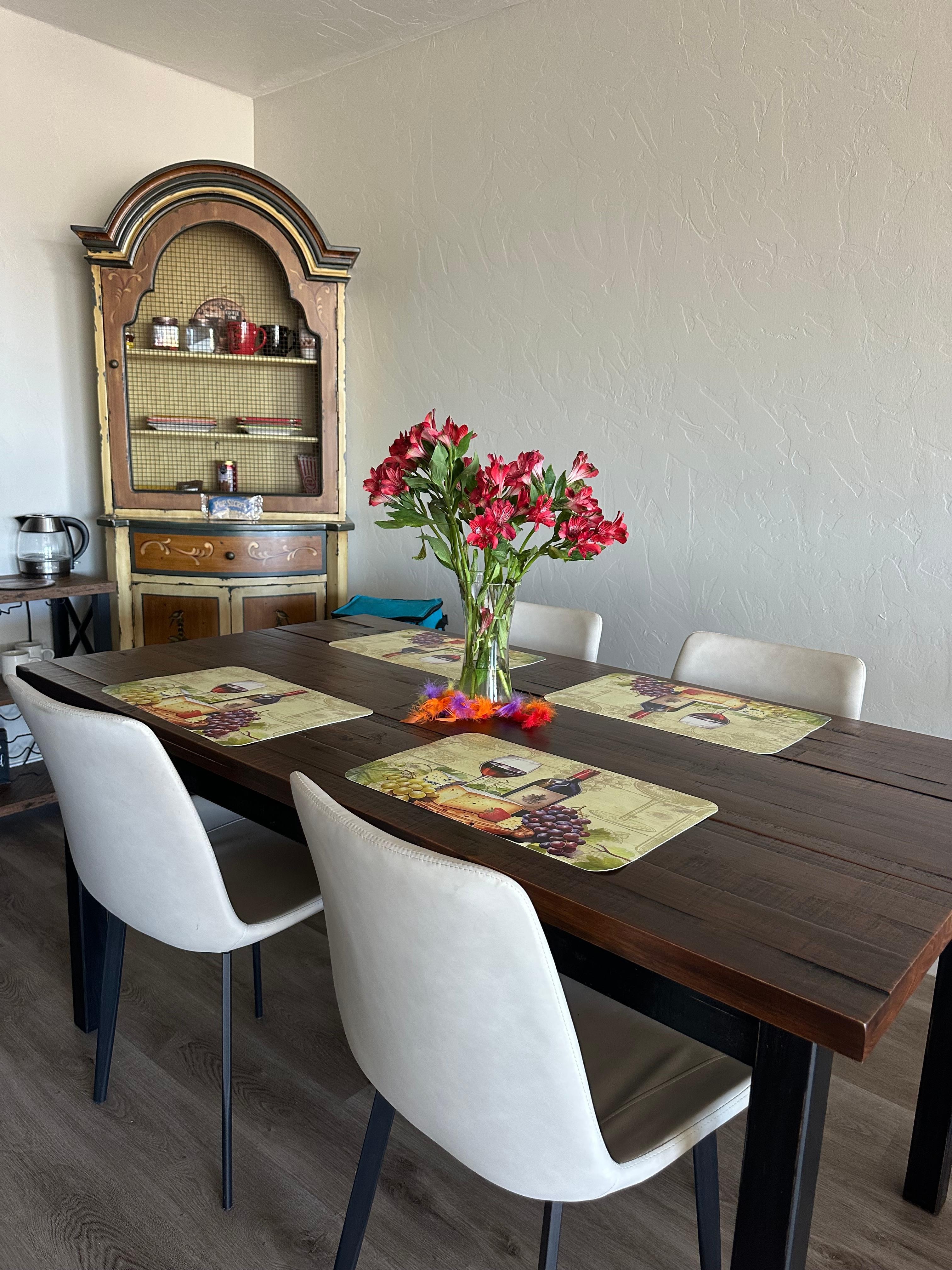 Fresh flowers were a nice touch.