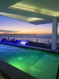 Rooftop bar & testaursnt