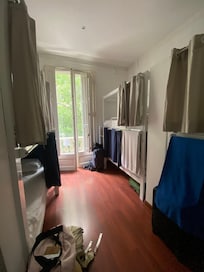 Quarto compartilhado feminino