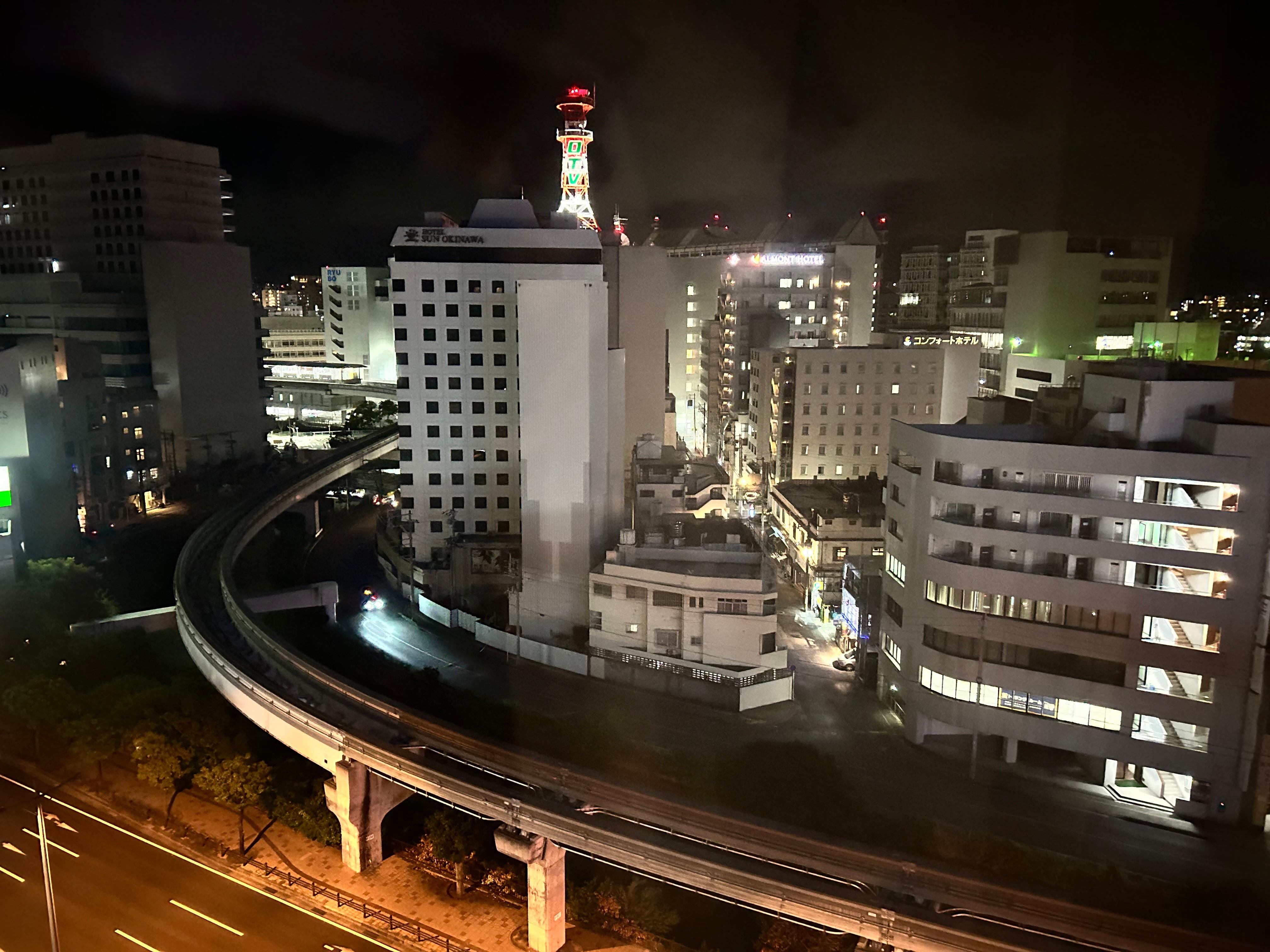 部屋からの夜景です