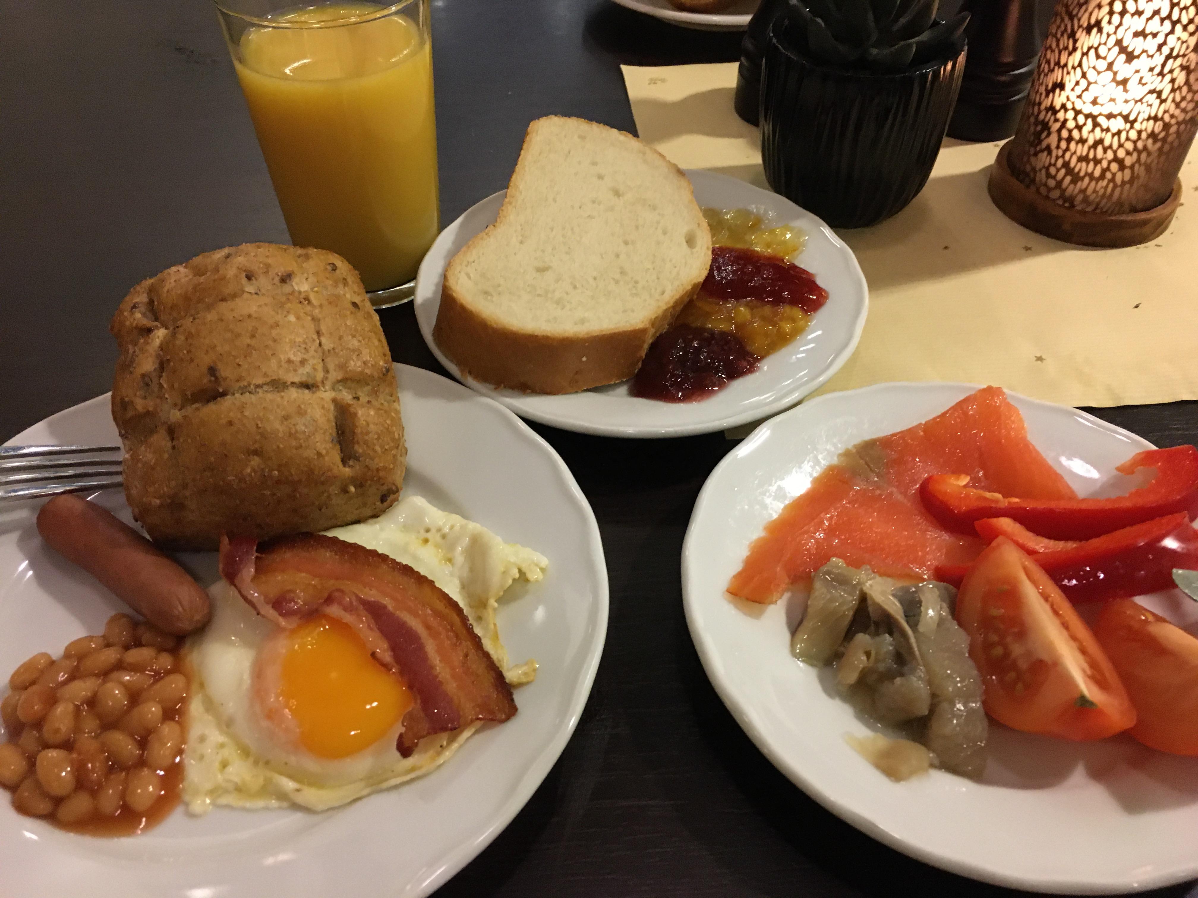 朝食バイキング