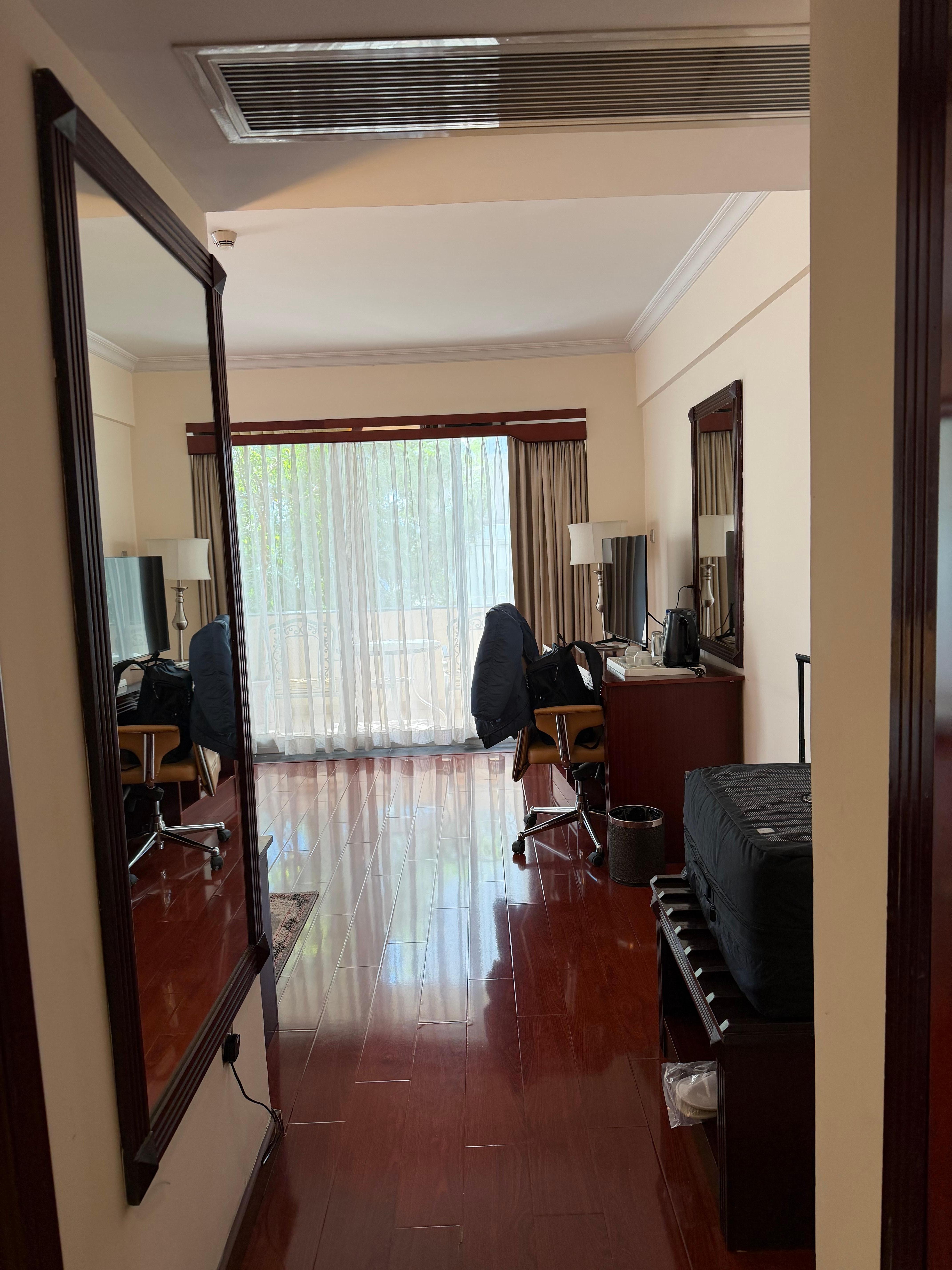 Queen Suite Entrance