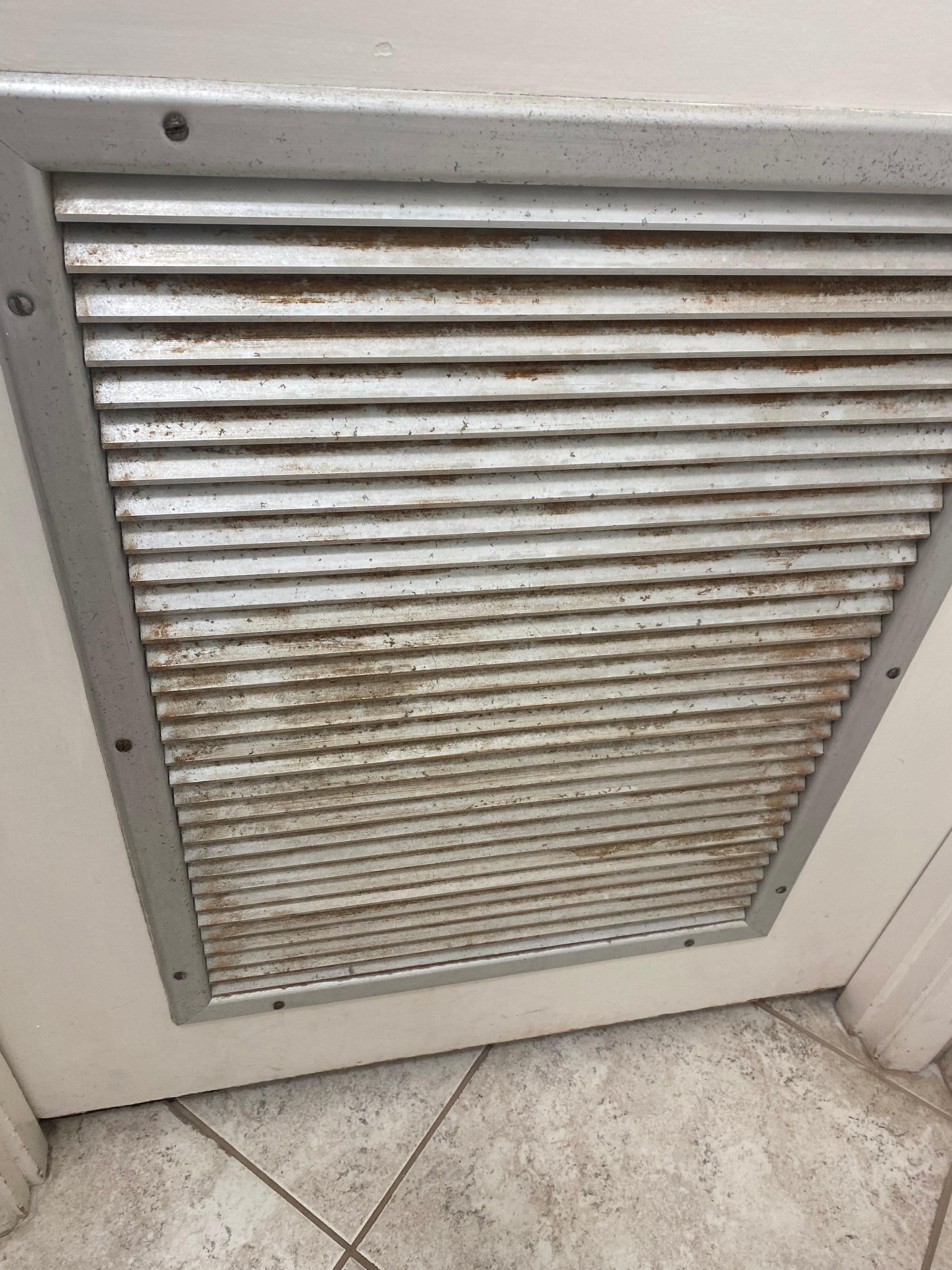Vent at front entrancr