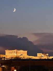 A Acrópole desde a piscina