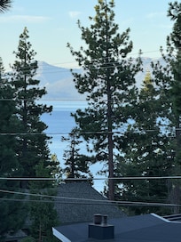 Peekaboo lakeview