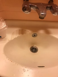 Lavabo piquer et sale