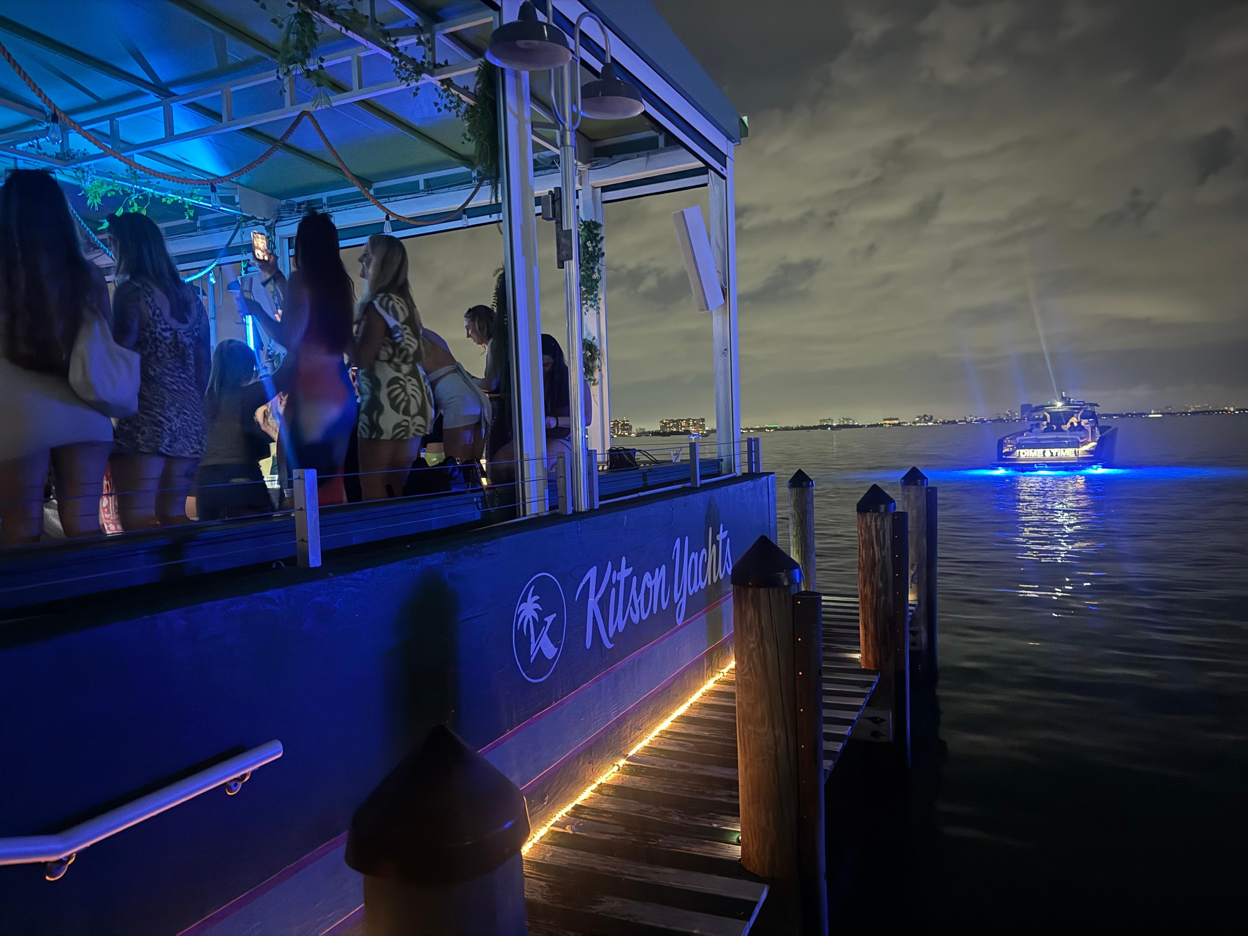 Night life til 10pm good spot