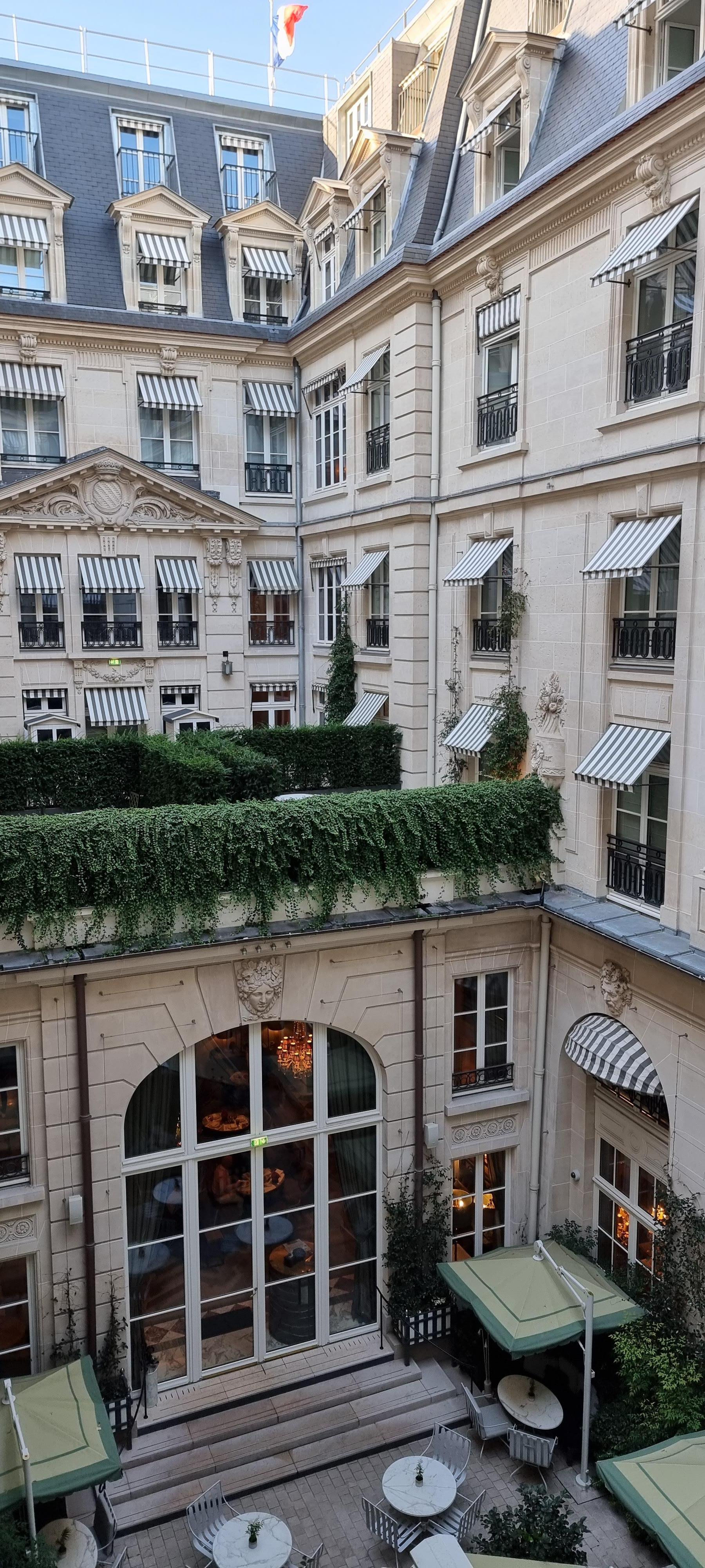 Cour