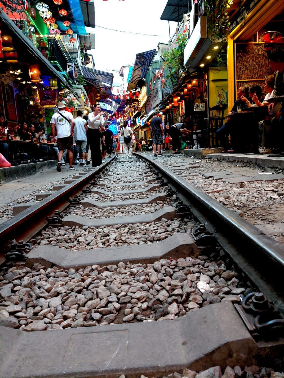 The famous Train street is at walkable distance 
