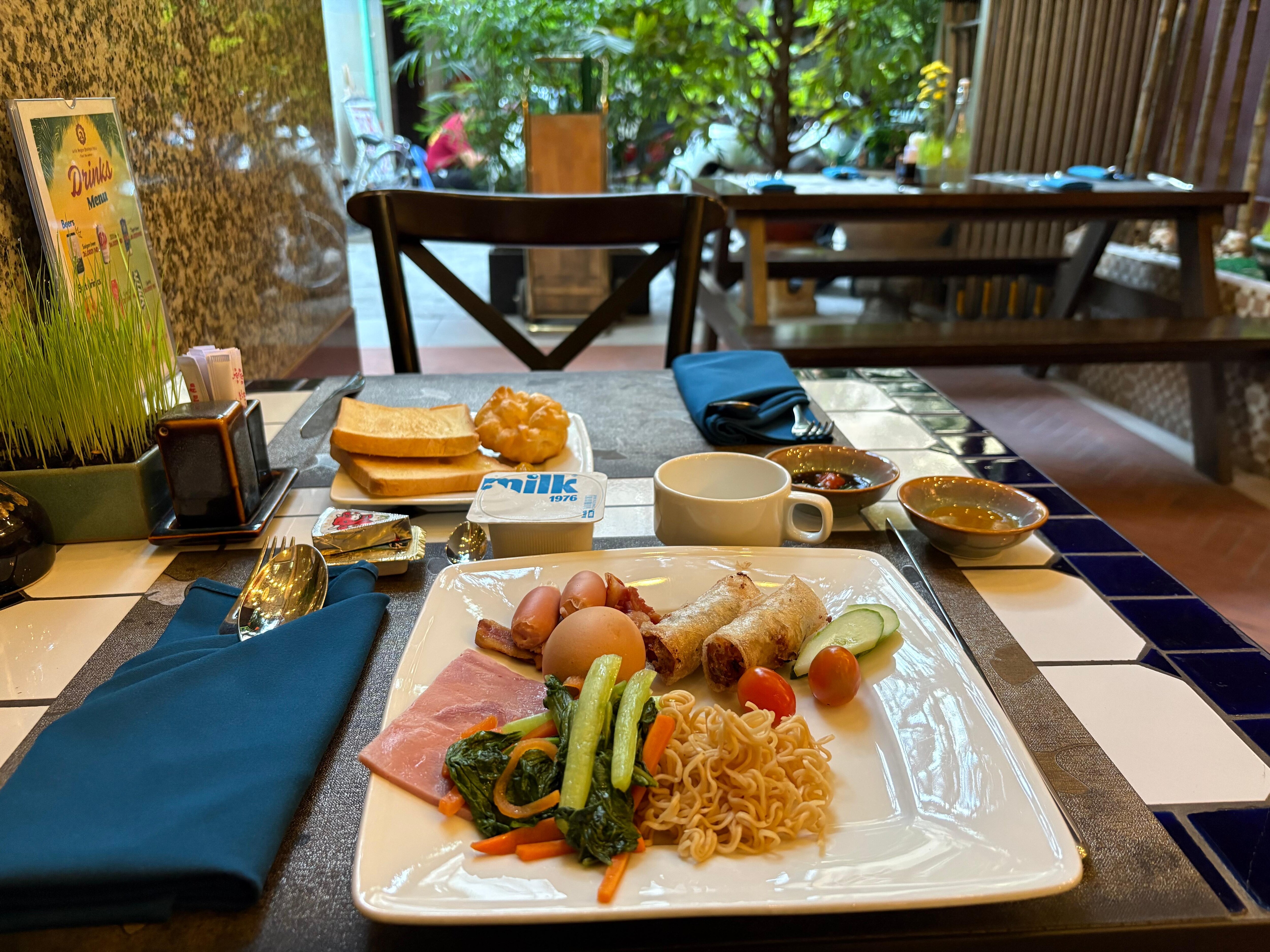 朝食ビュッフェ