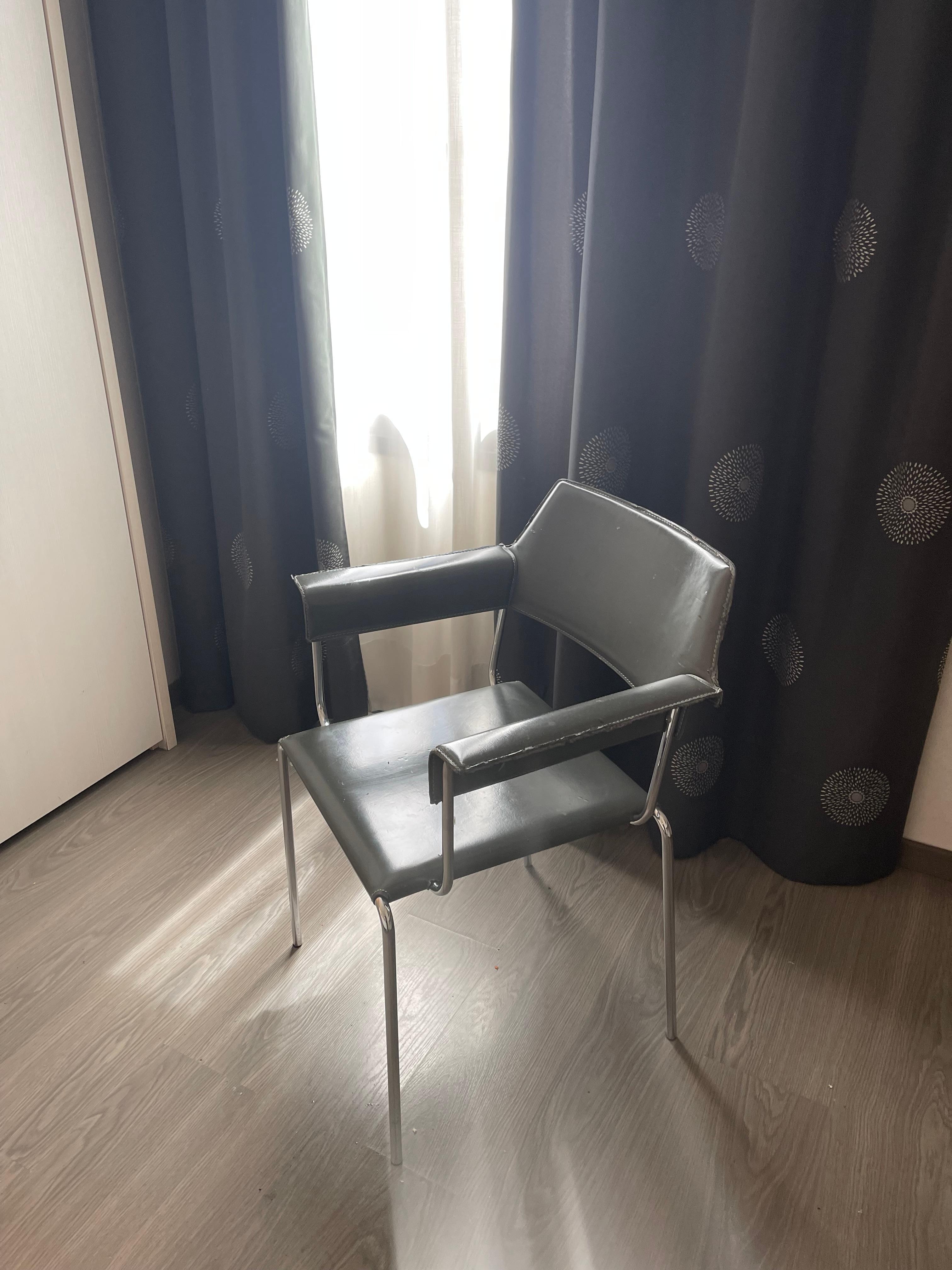 EN Stol på et Tomannsrom !!