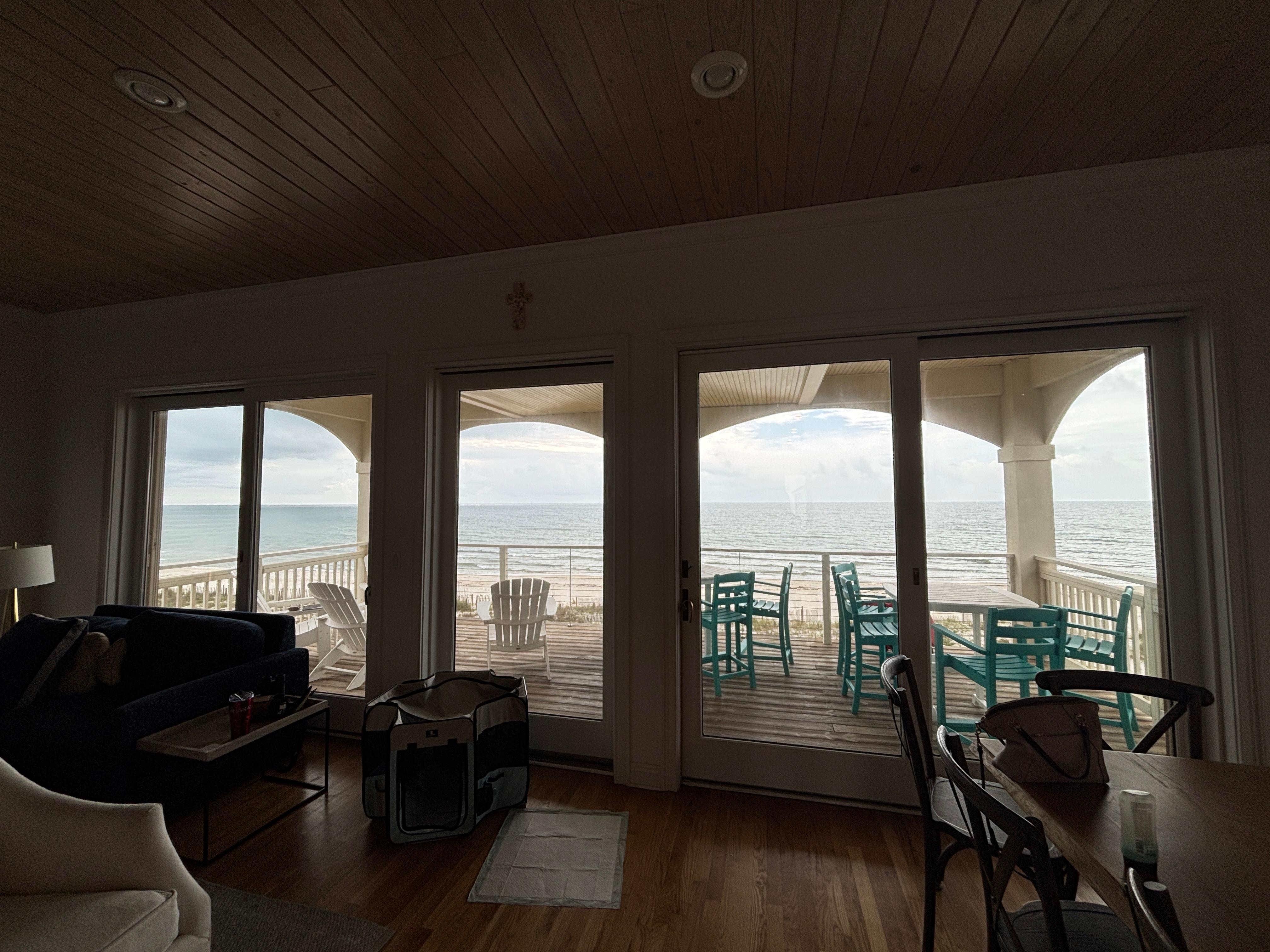 Wall to wall windows with view of the Gulf