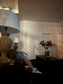 Meu marido dormindo na recepção