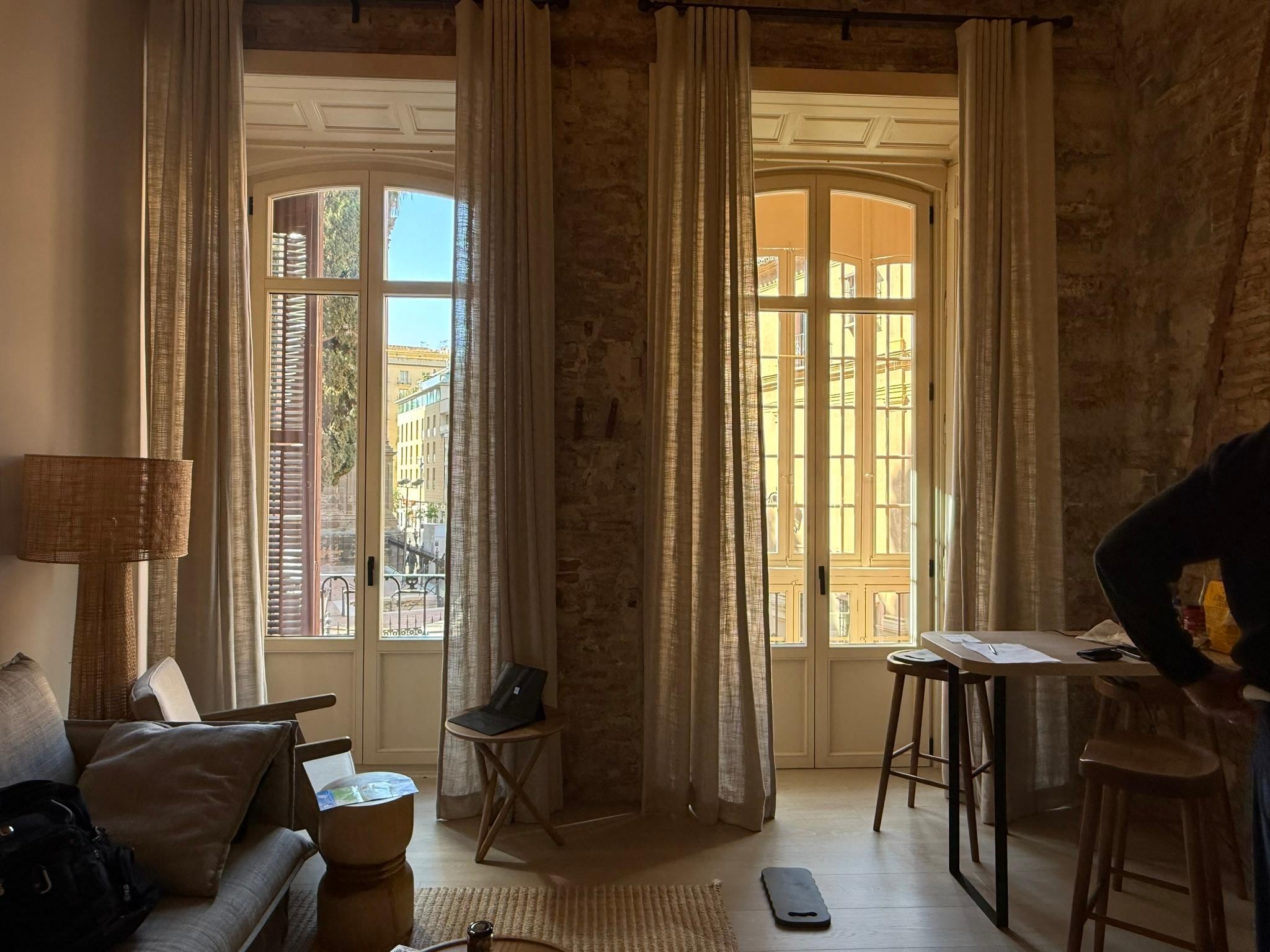 Living room/Dining area