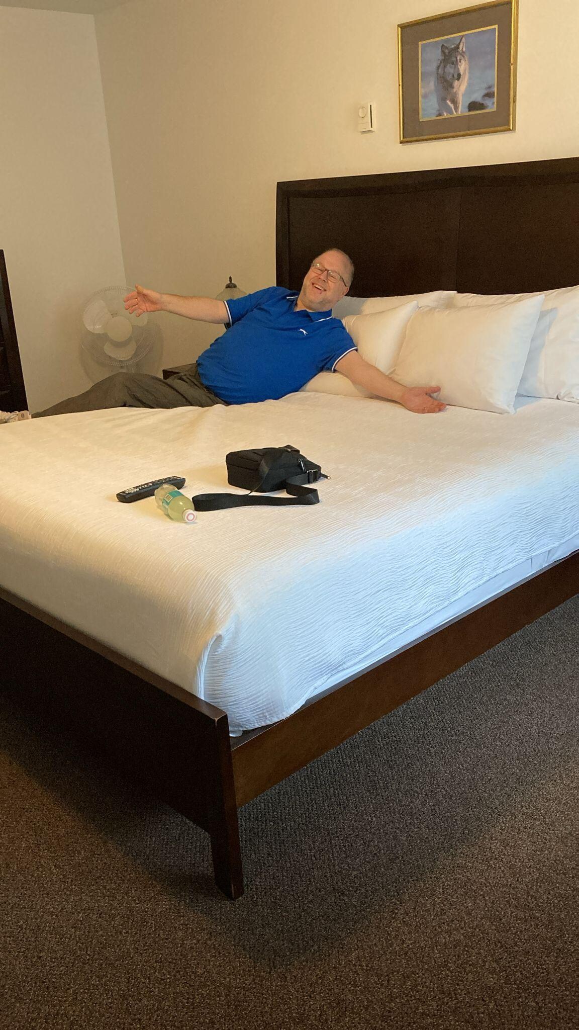 King size bed 