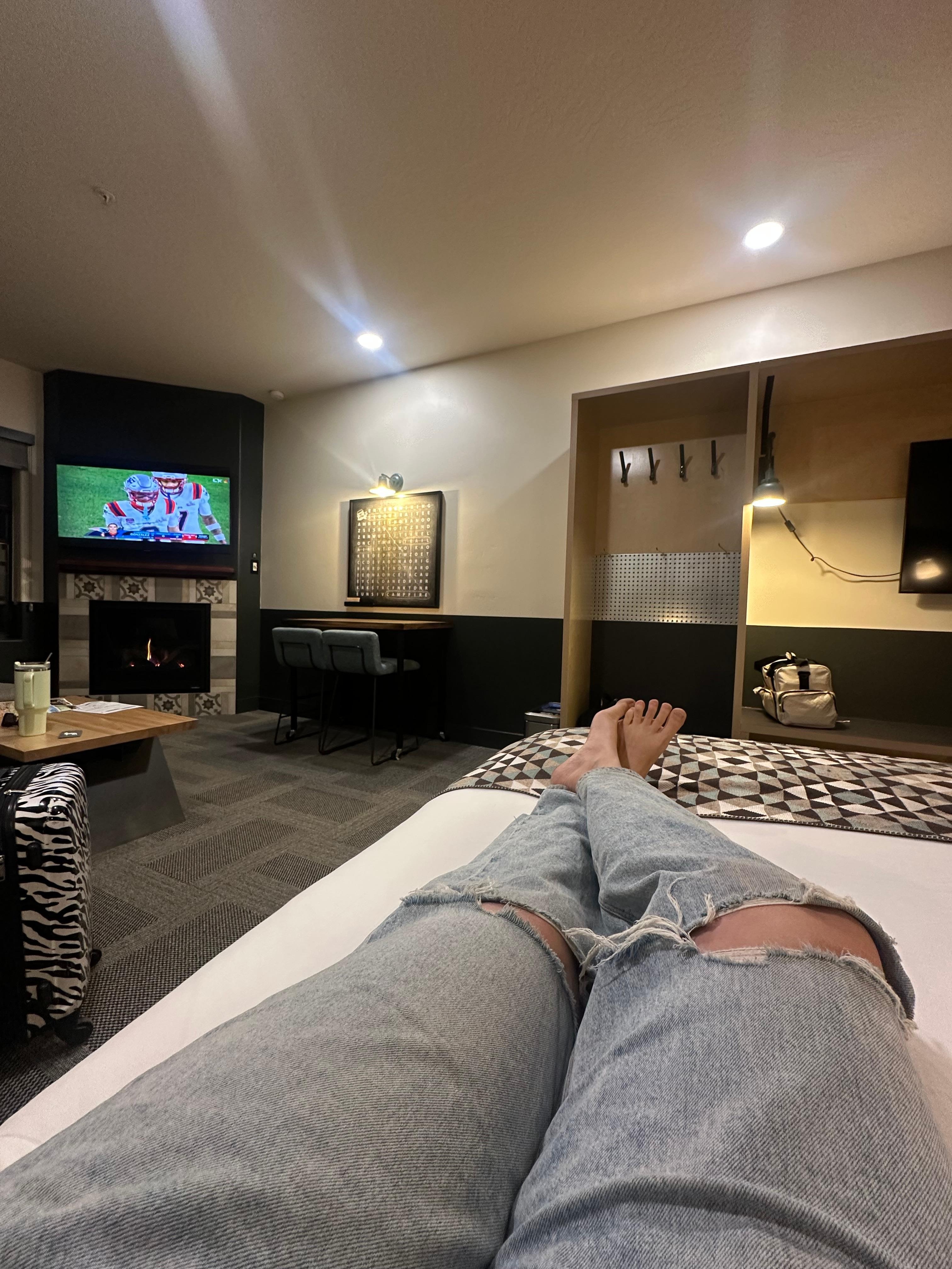 Beautiful room with a fireplace - upgraded room