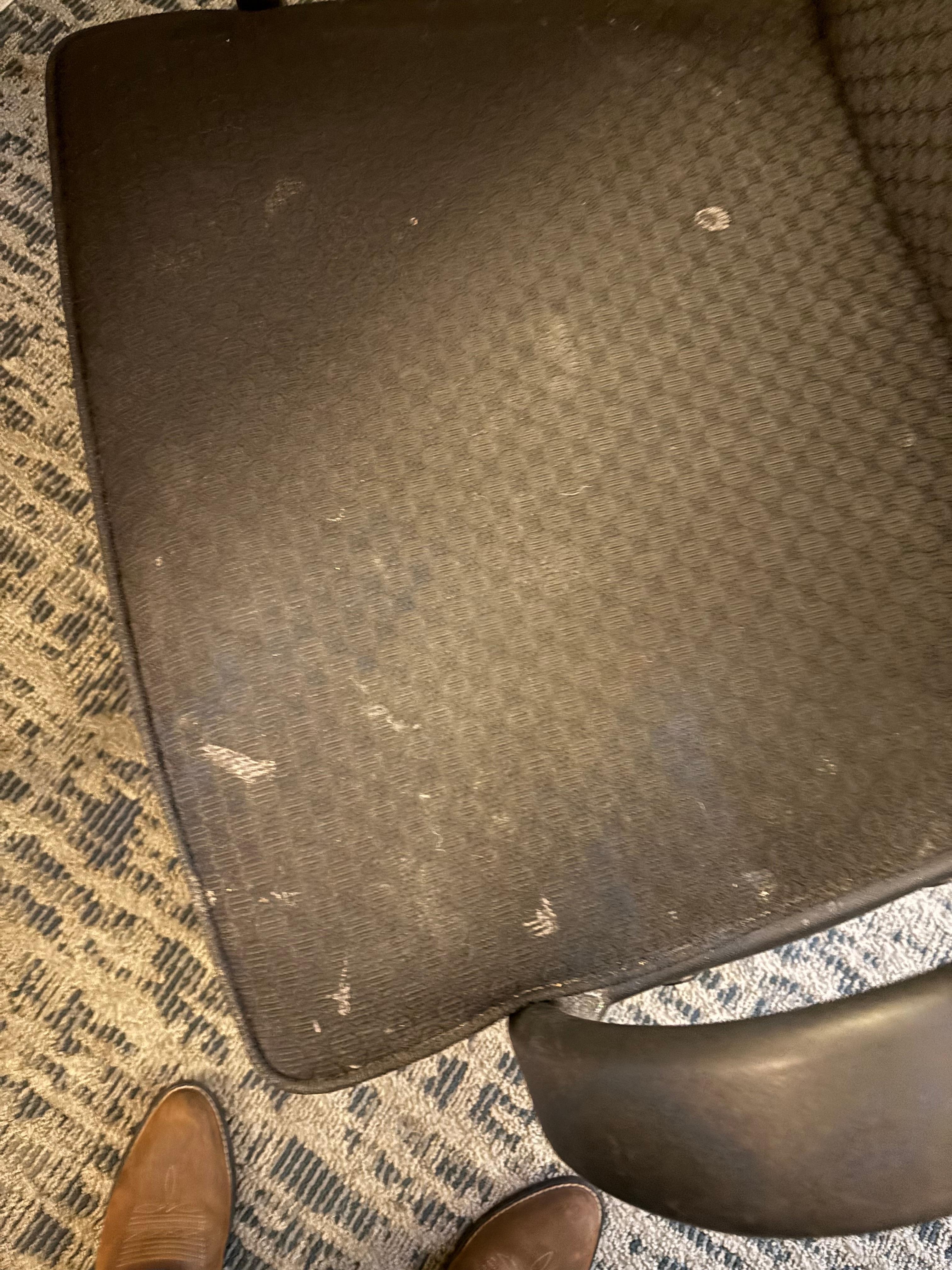 Dirty desk chair, broken
