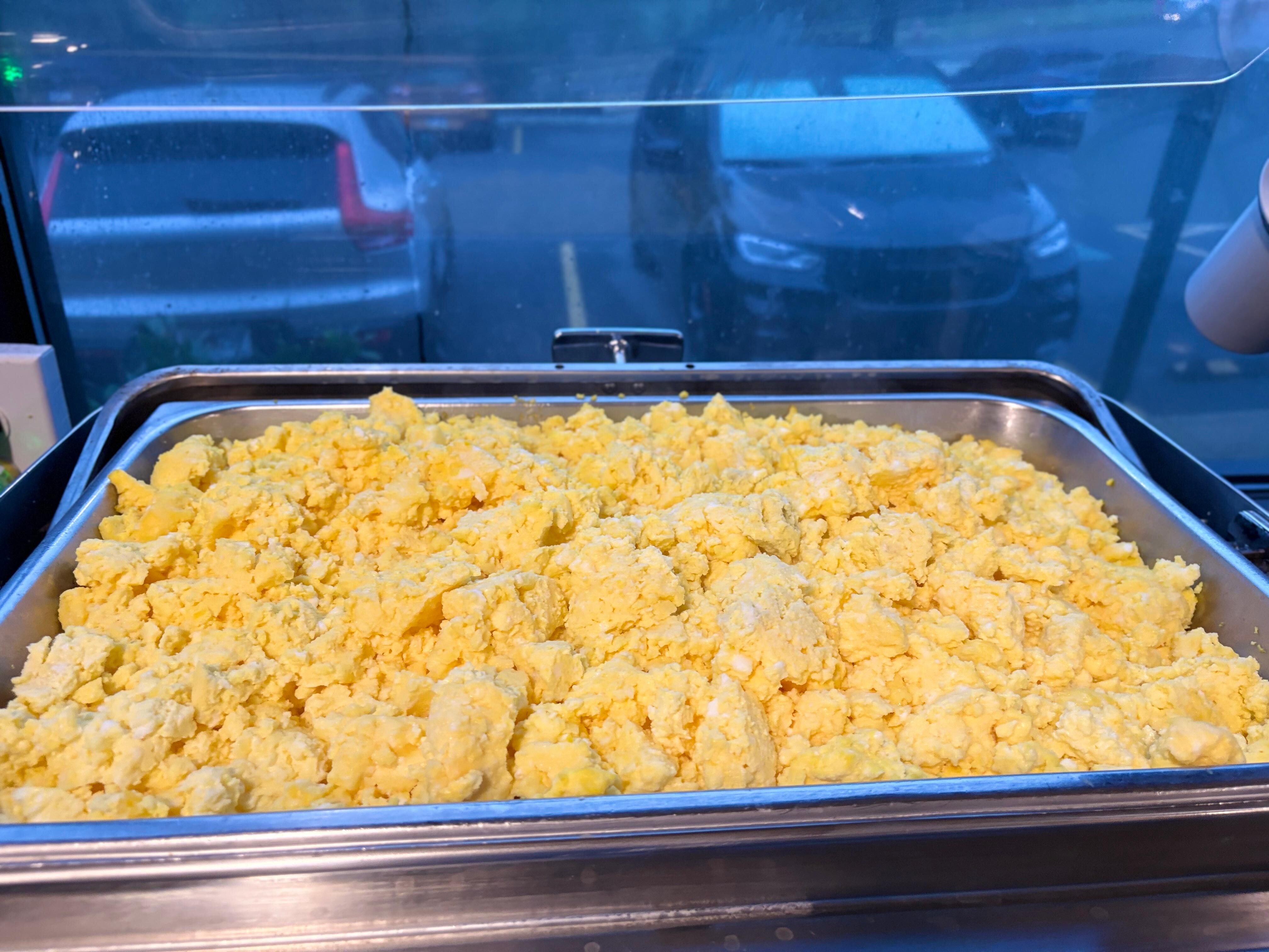 scrambled eggs at the buffet