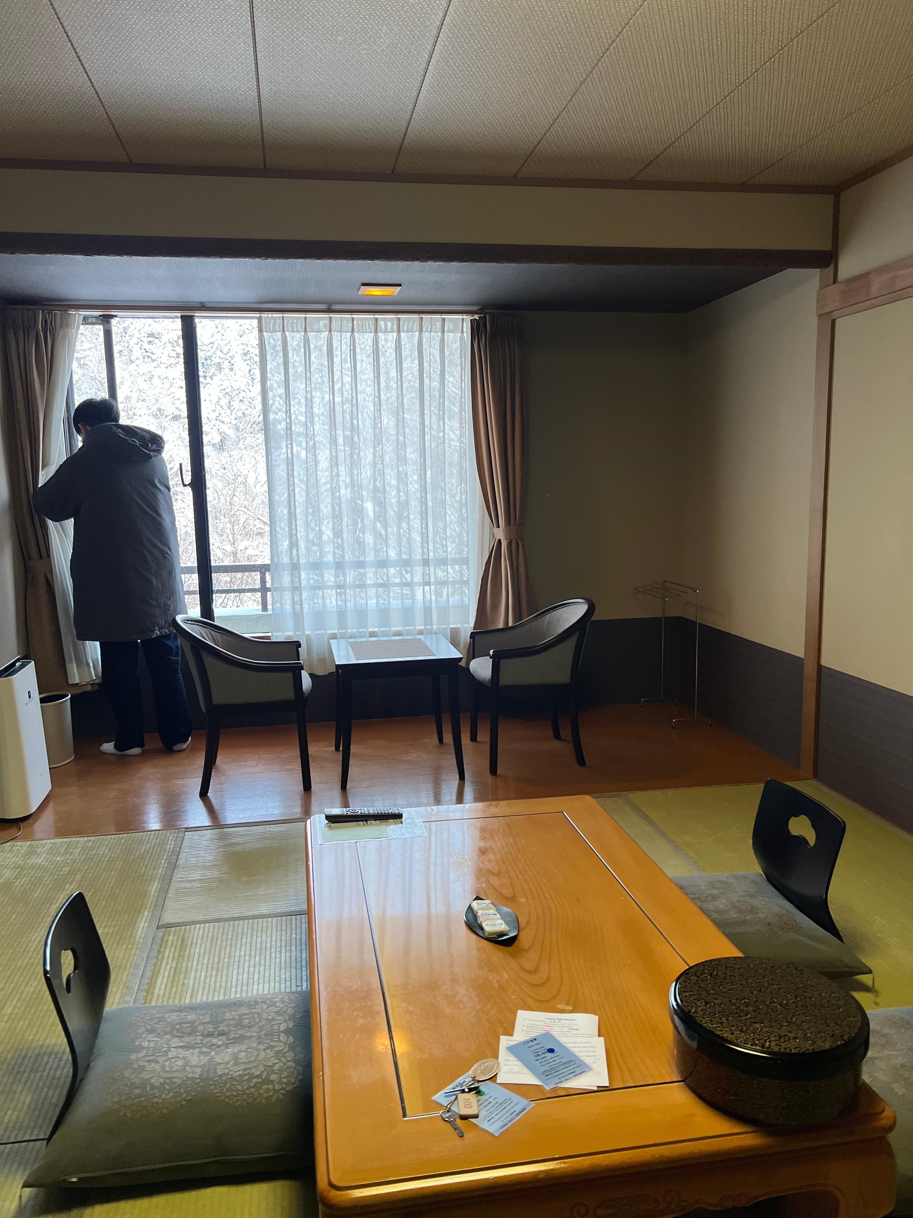 방이 청결하고 이불이 포근합니다.