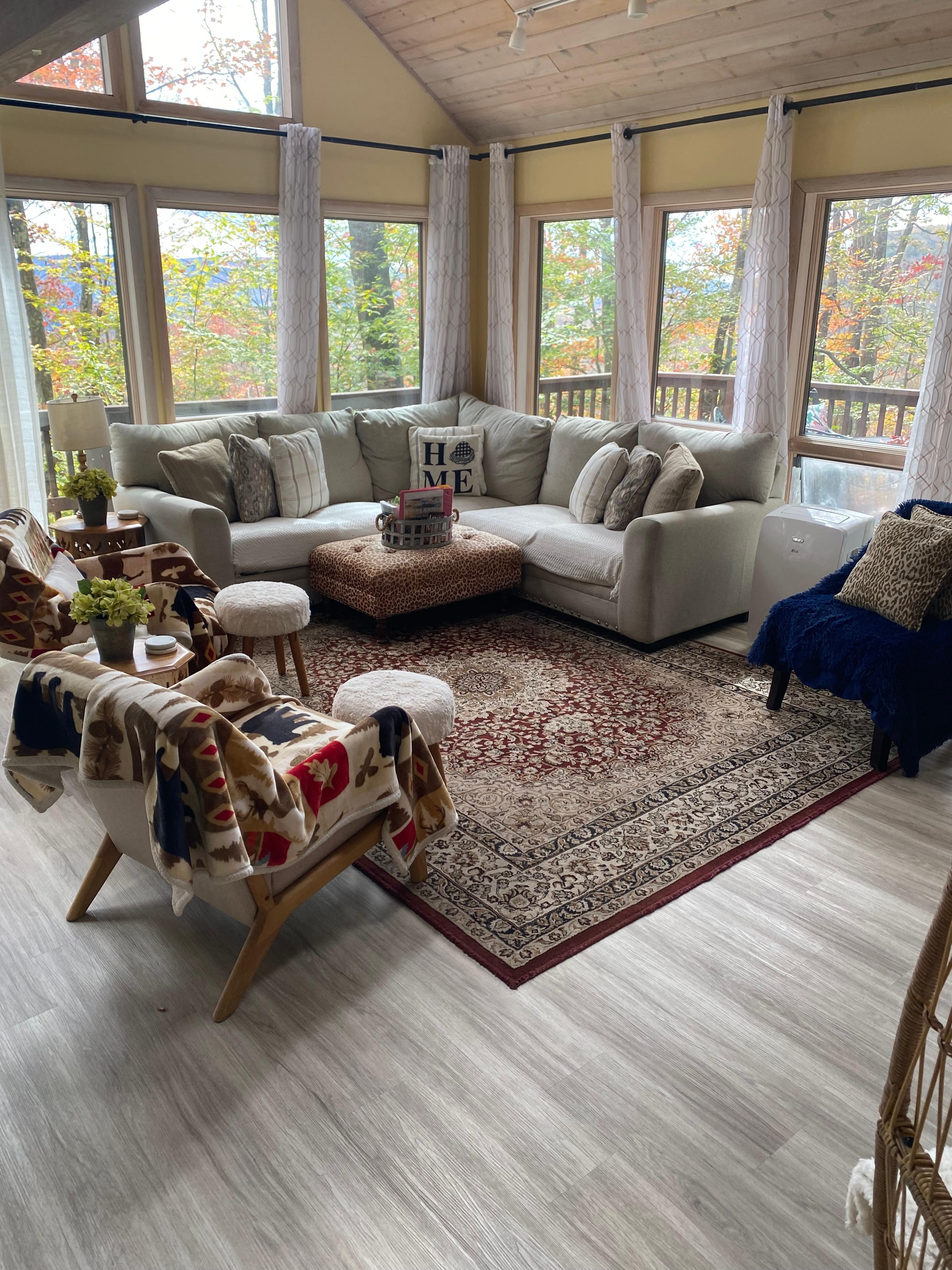 Living area so rustic and very very comfortable 