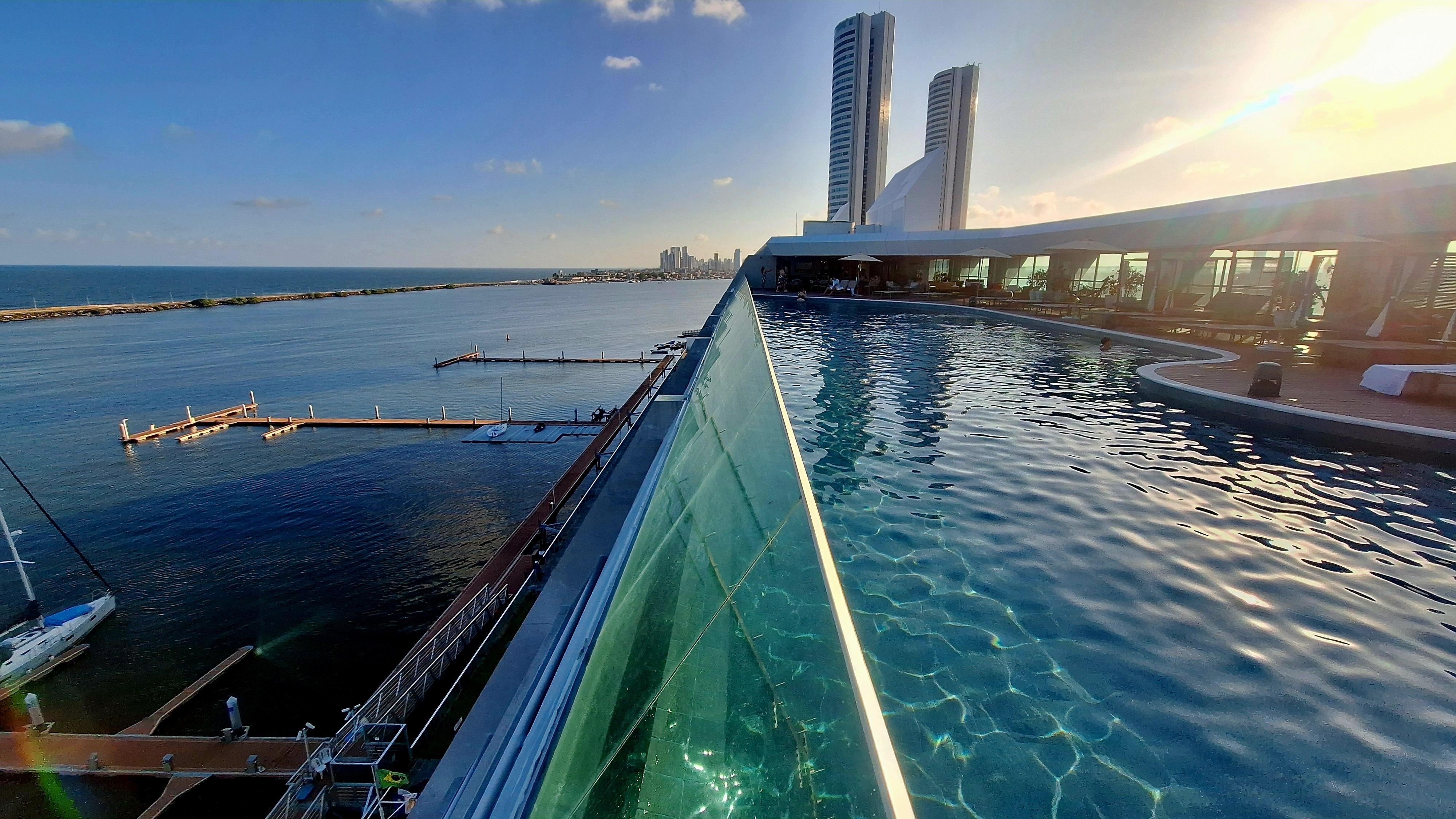 Piscina na cobertura 