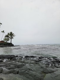 Snorkeling Beach walking distance from Big Island Retreat