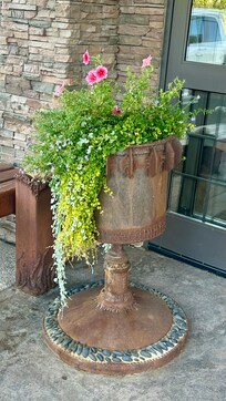 Entrance planter