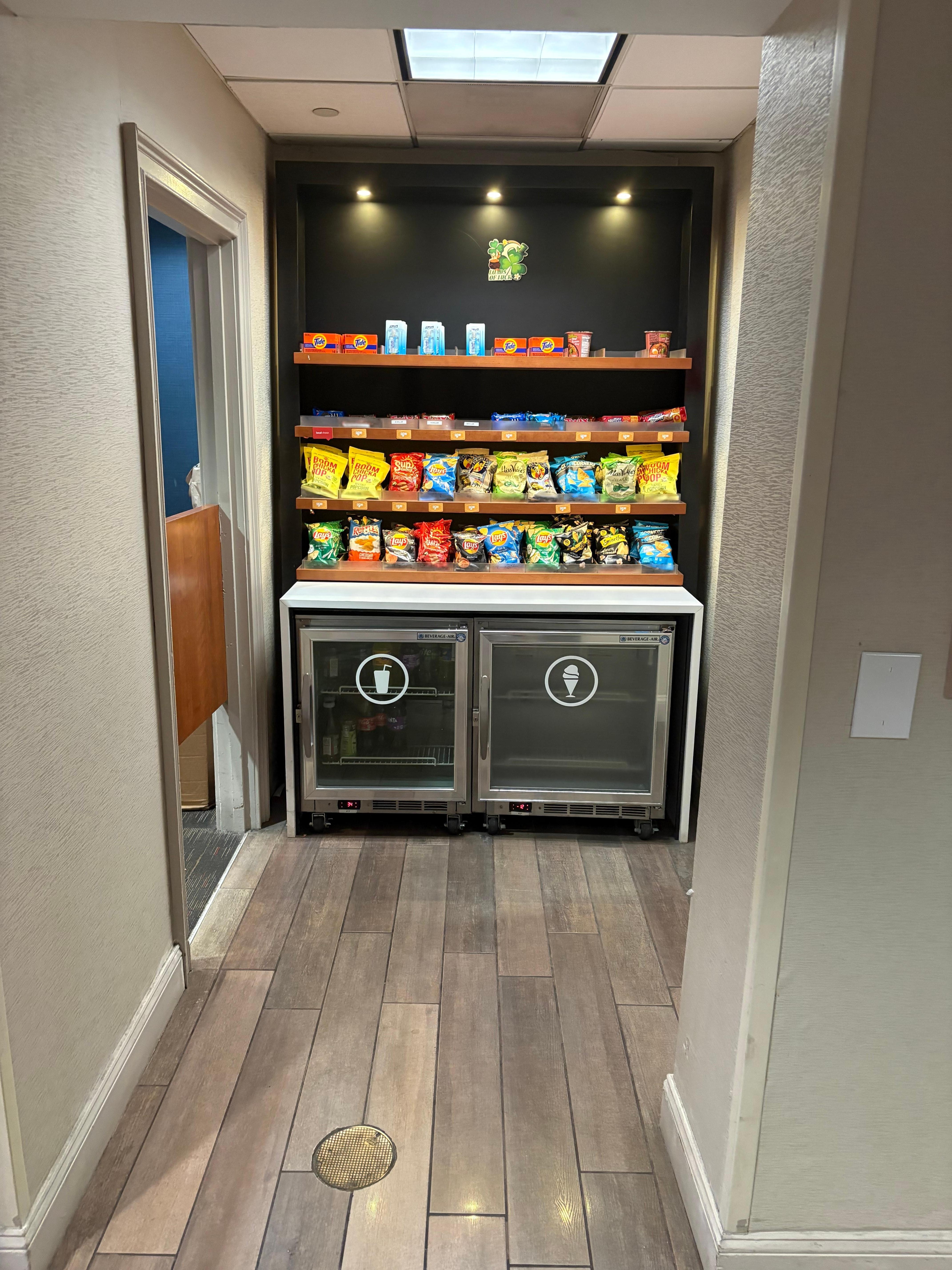 No vending machines but they did have a few items for sale. 