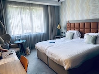 Spacious, clean and comfortable bedroom.