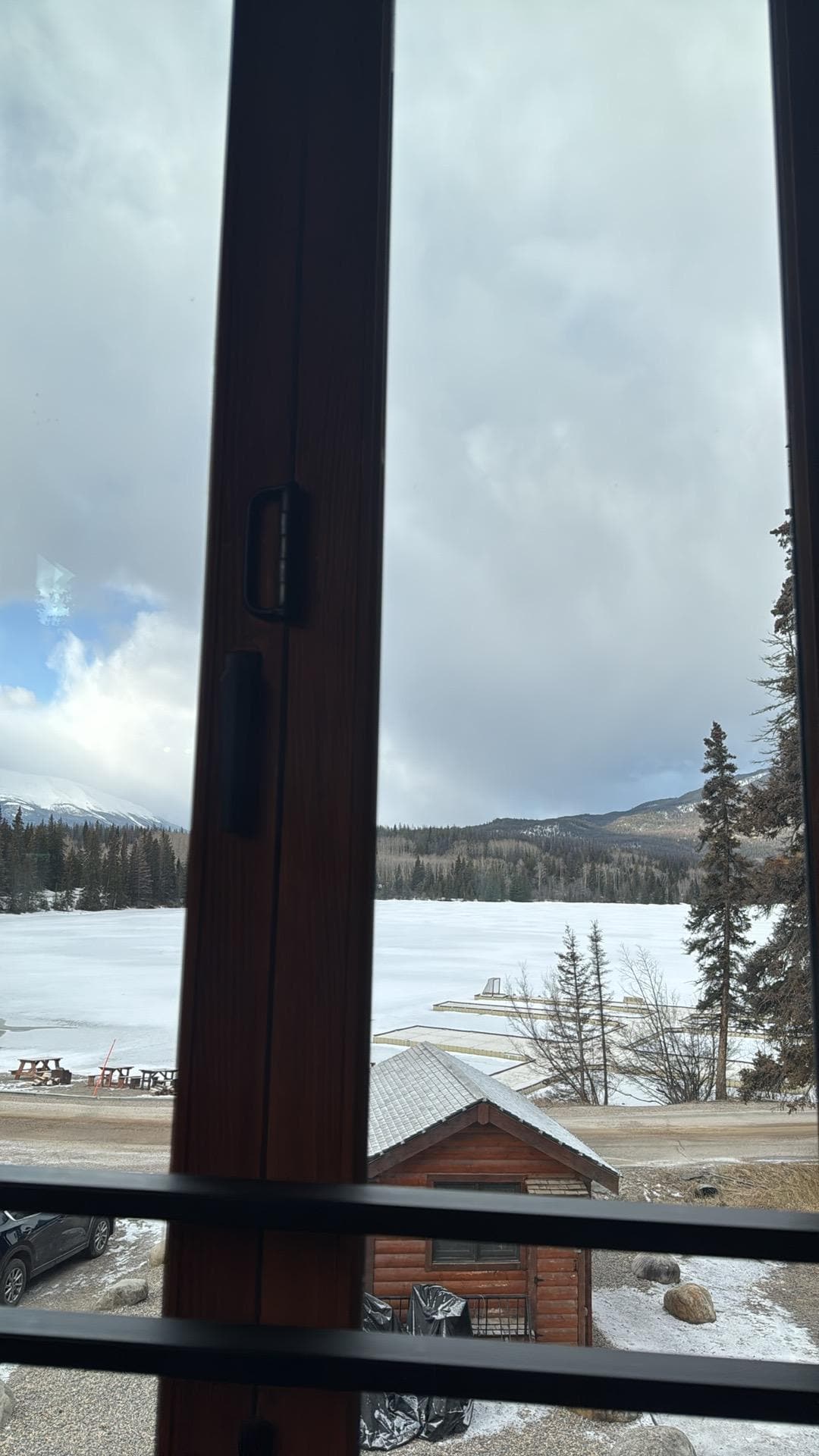 I’ve gotten engaged at this lodge. It was a wonderful experience. 