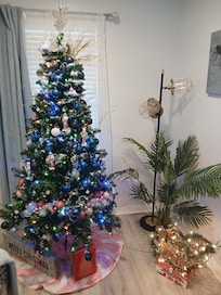 Our stay was in mid-December and we were surprised by the lovely Christmas decorations!