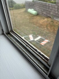 All window seals looked like this