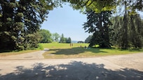 Lakeview 4 min walk from hotel