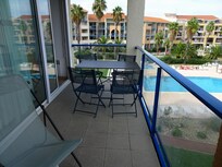 Location dans la résidence Mer et Golf au port d'ArgelÚs.