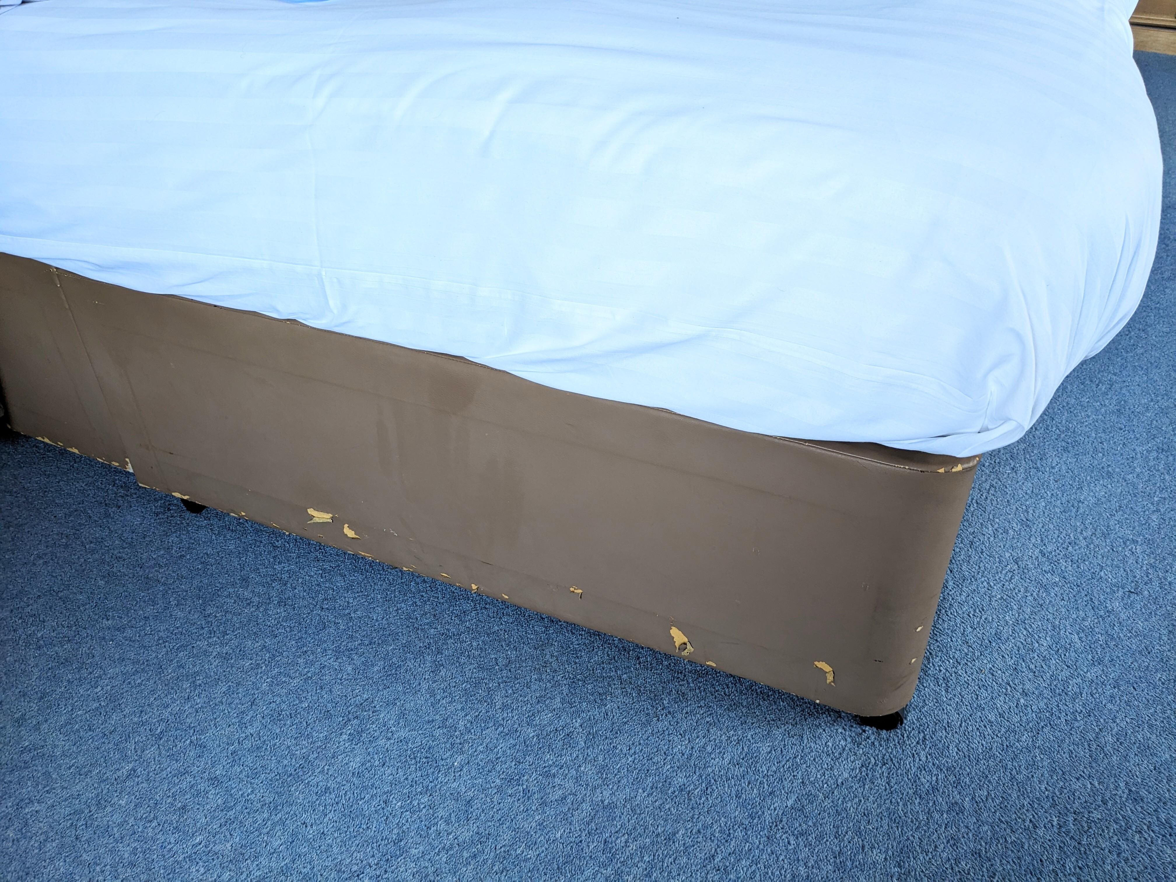 Bed in the 'Superior room'