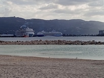 Super clean beach with lifeguards & security on duty daily - check for hours at the park