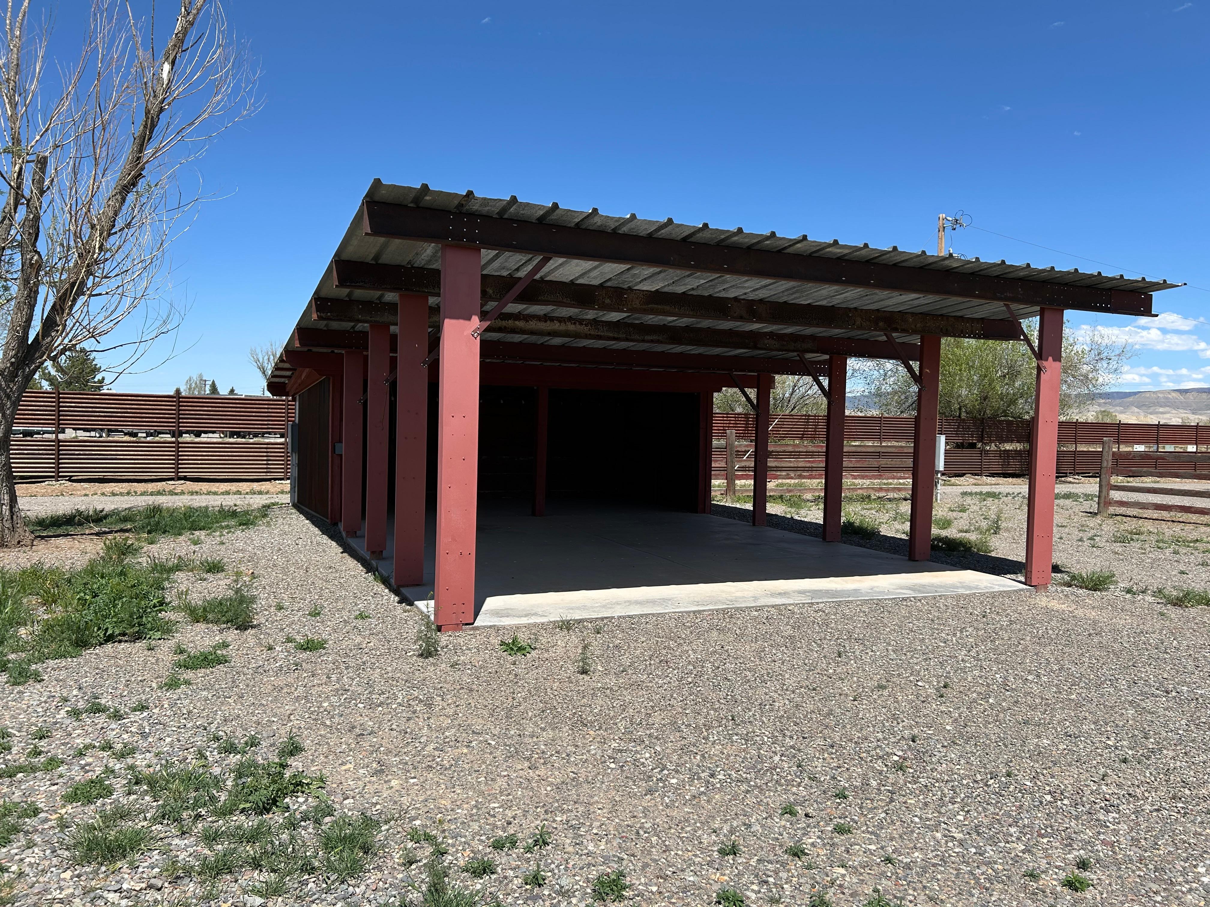 The 2 car garage