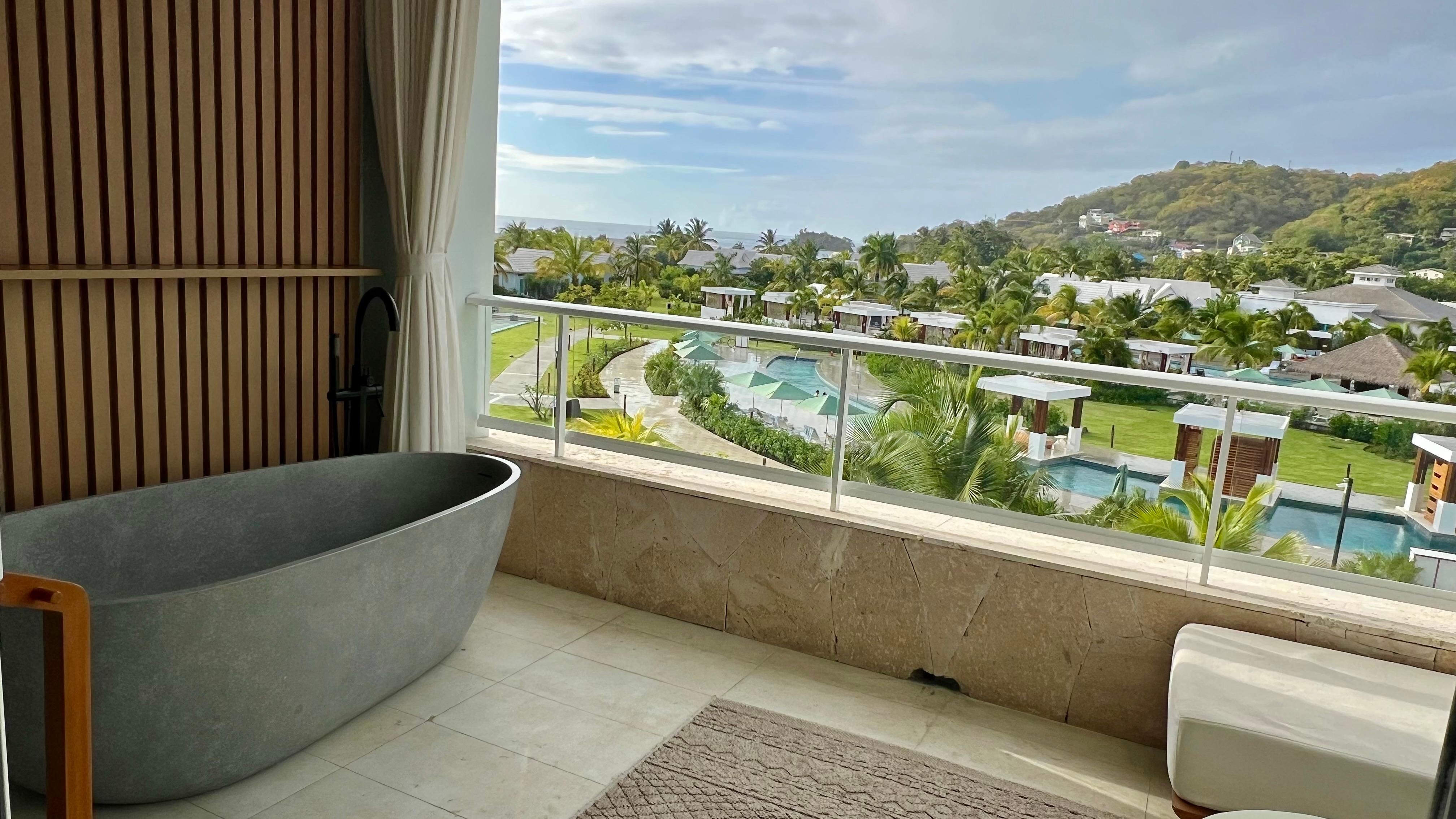 Balcony with soaking tub