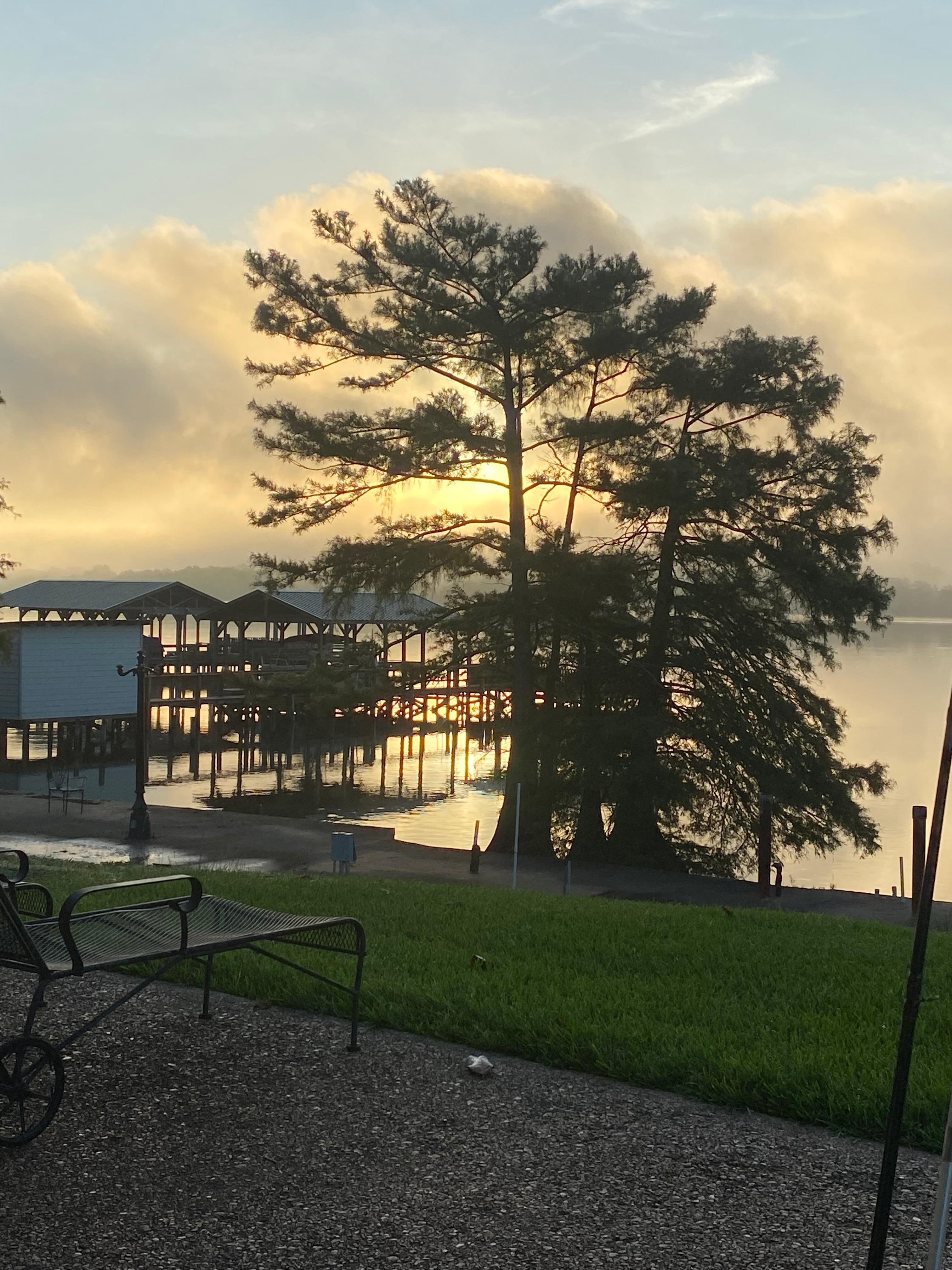 Picture perfect view. Green lights underwater at the pier would be an asset to the evening fishing.