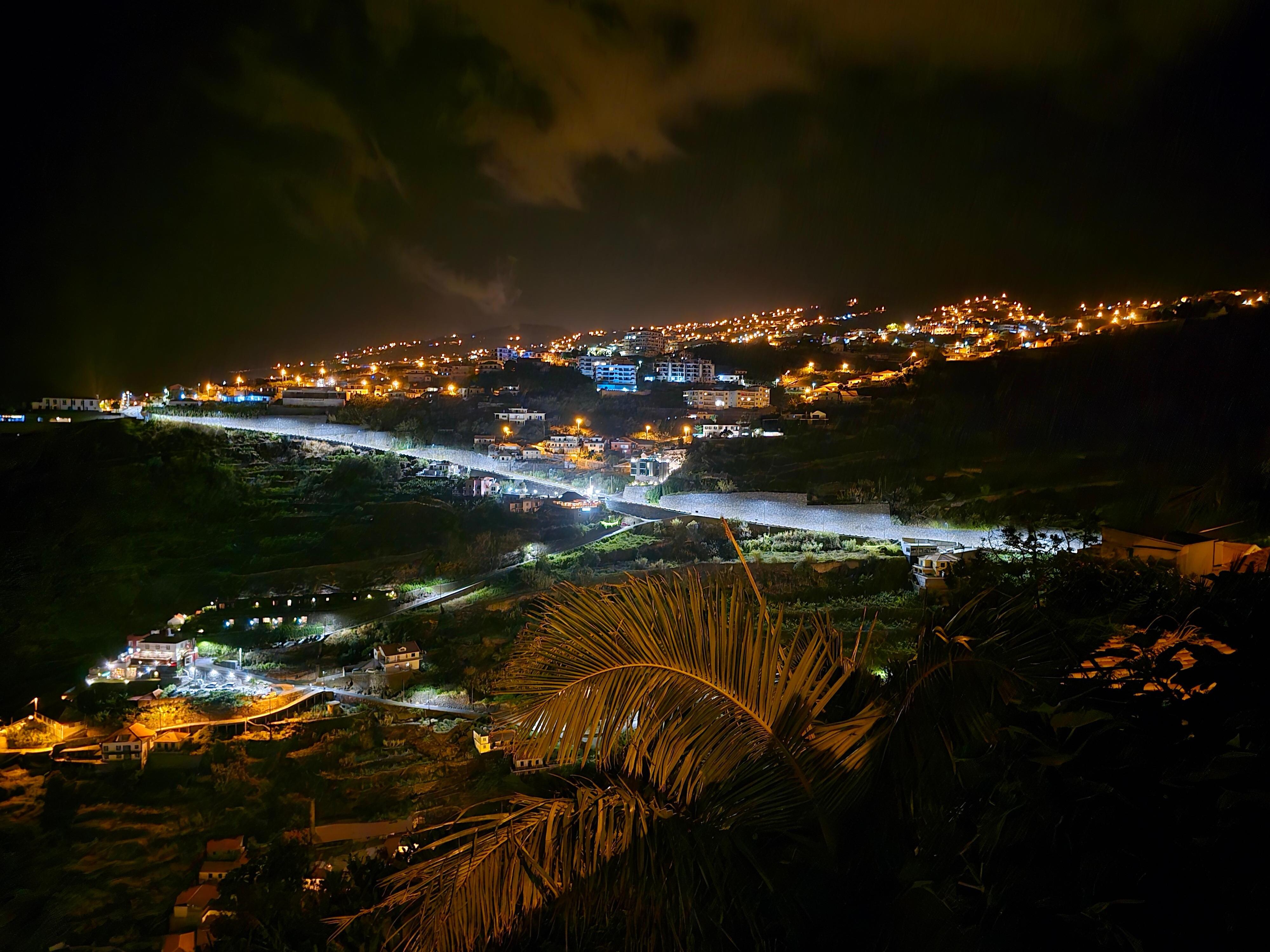 Calheta bei Nacht