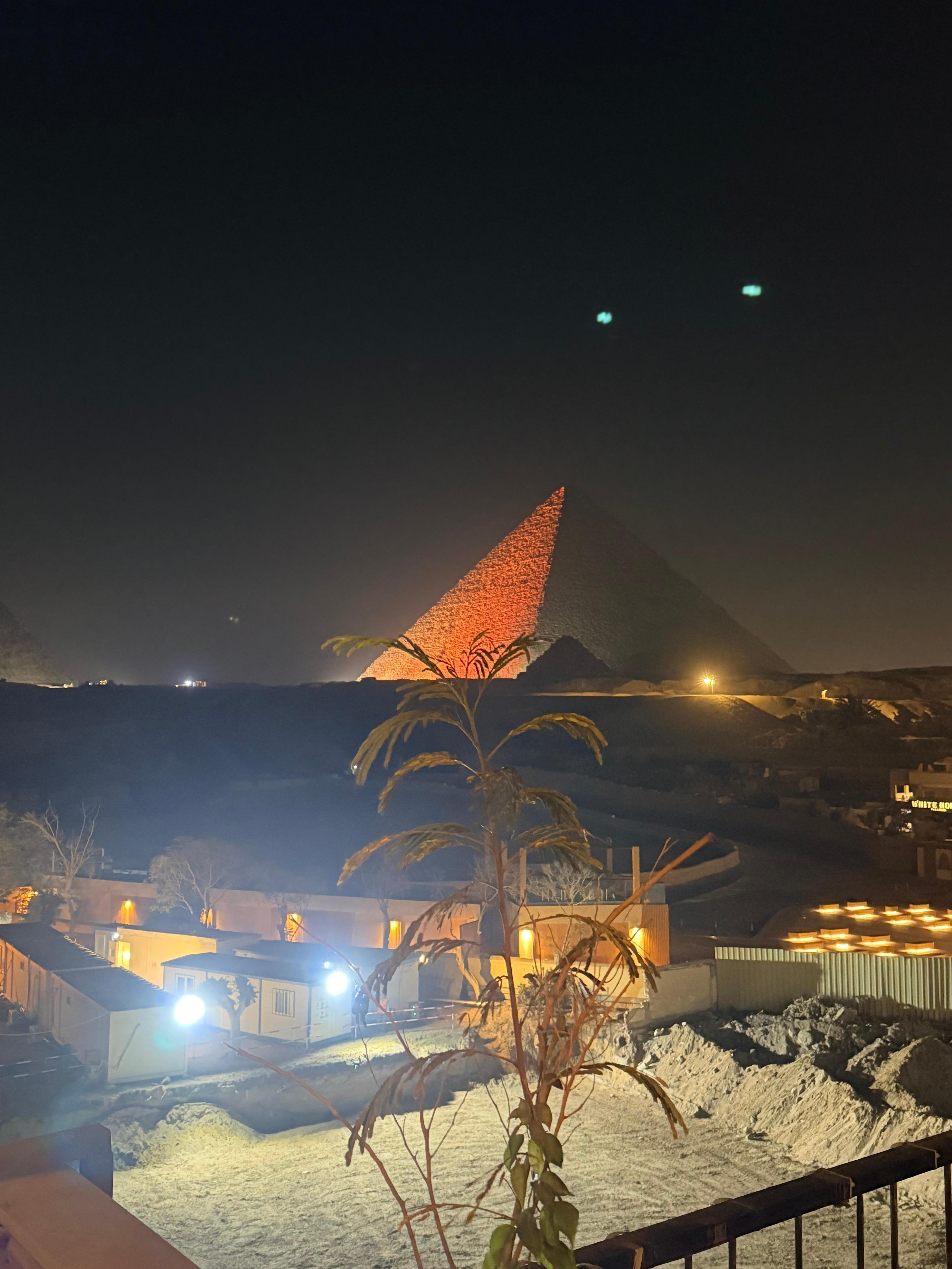 お部屋にはテーブルとイスが置いてある小さなテラスがついていました