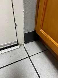 Looks at this floor, don’t even try to walk with out sandals on the room