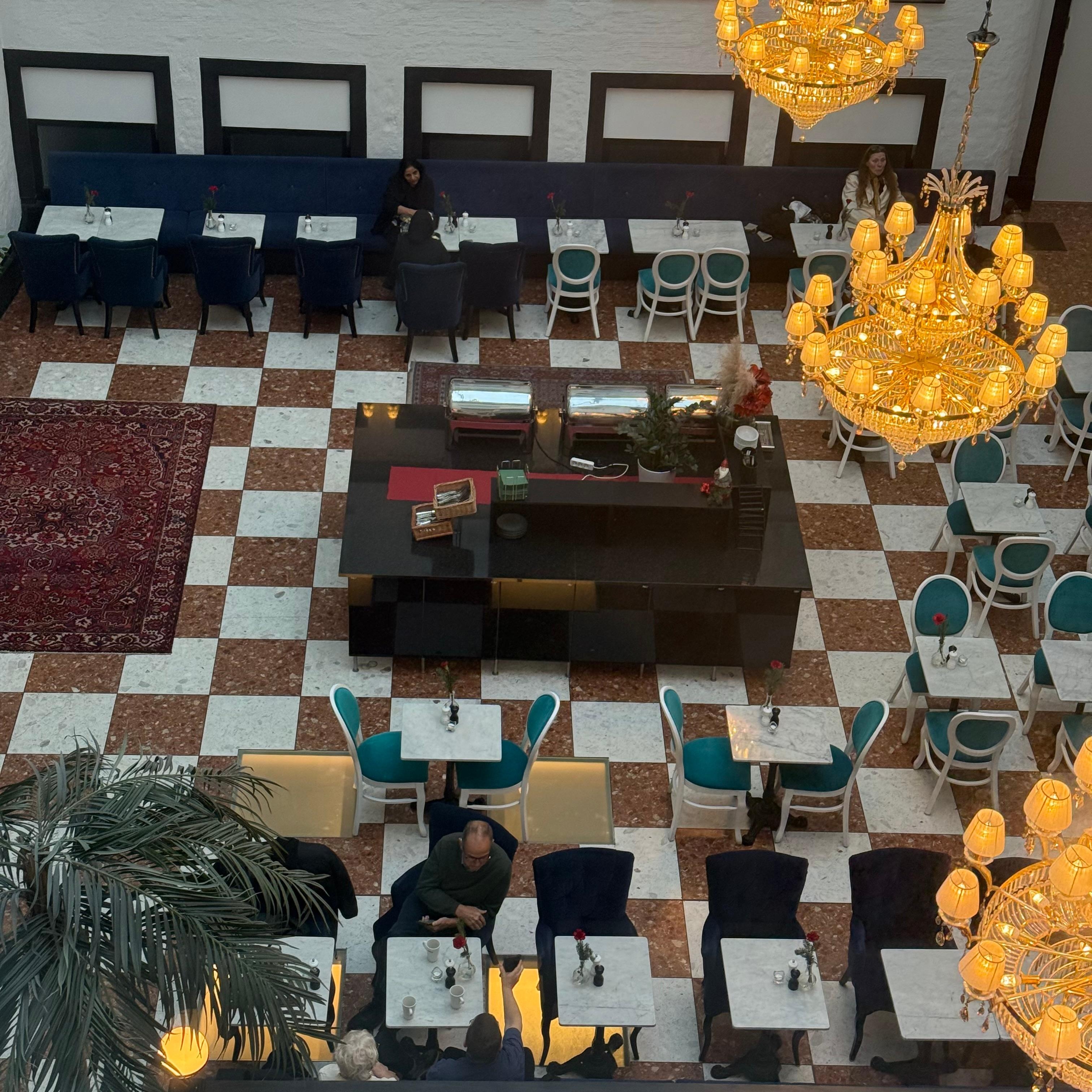 Well organized and delicious breakfast. 