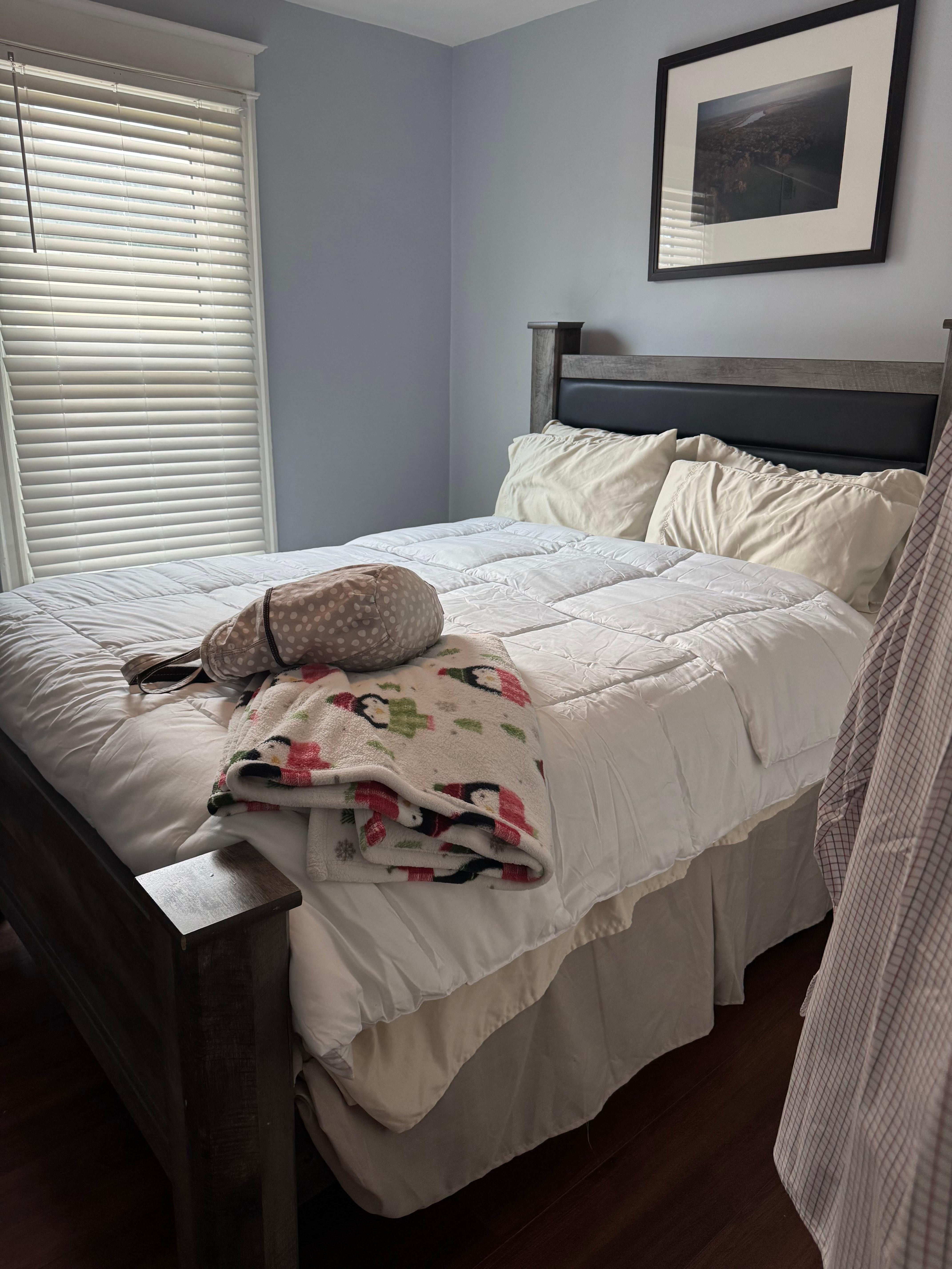 Actual bedroom #2 (no 3rd bed in either room)