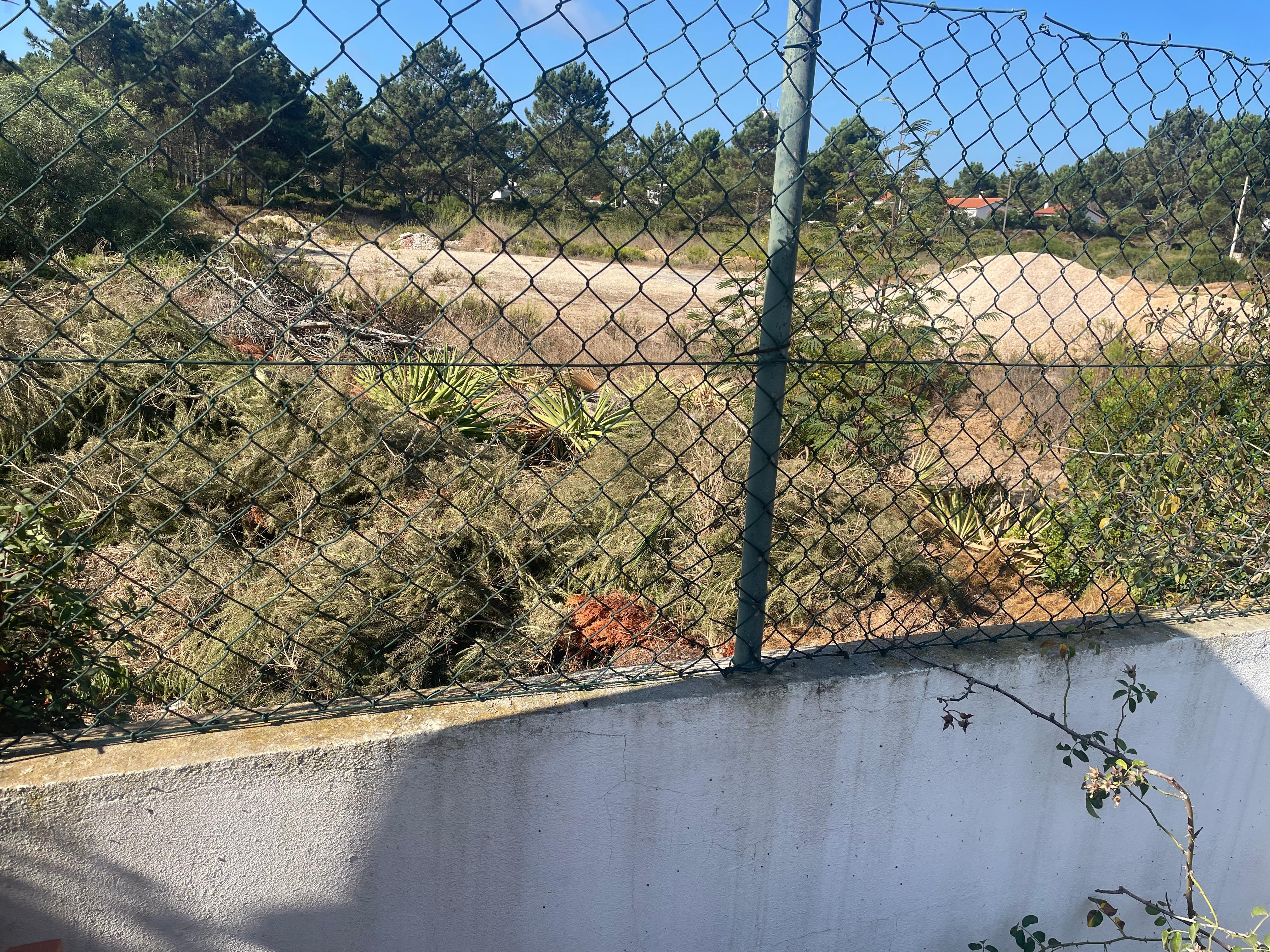 Lack of screen therefore lack of privacy 